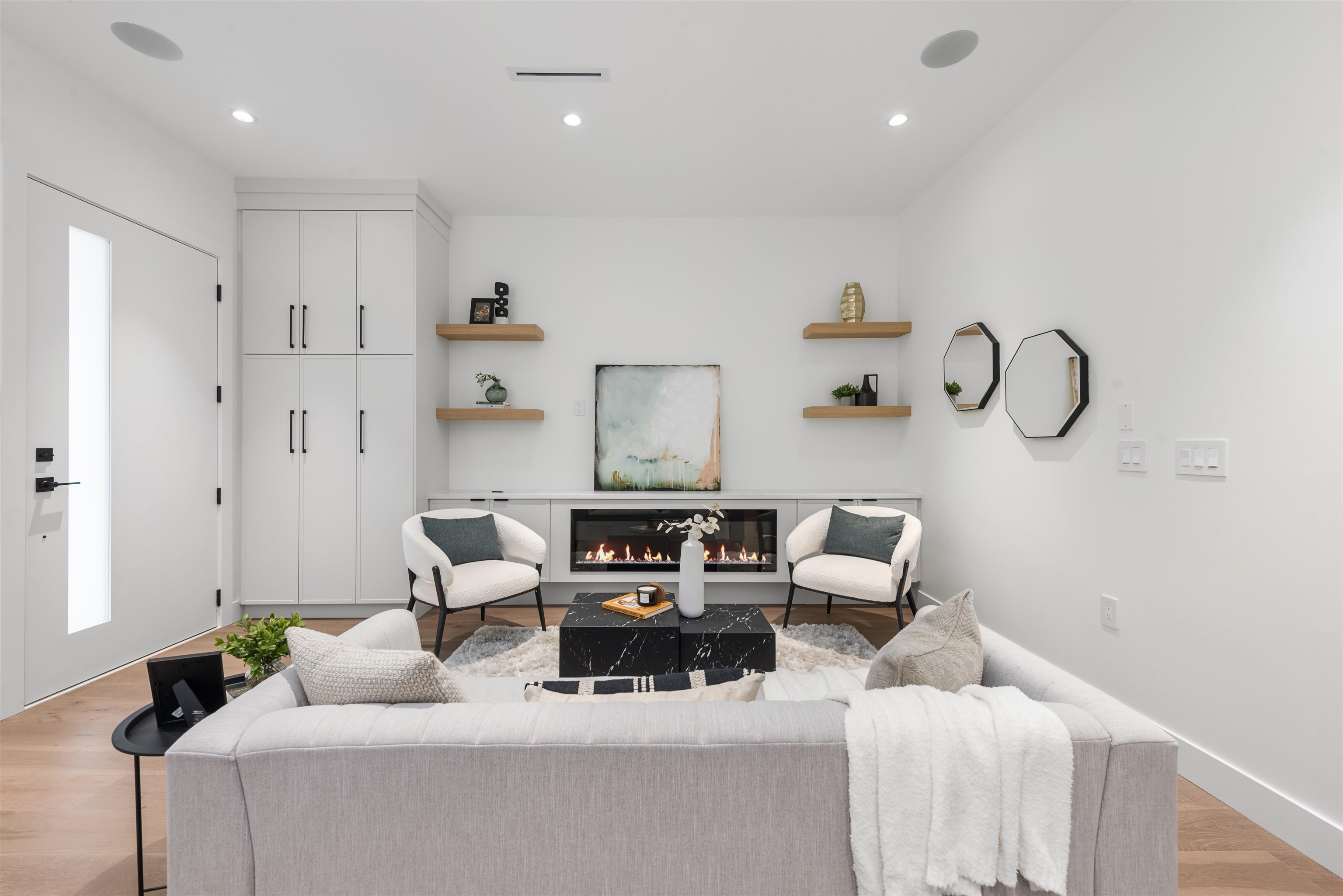 878 East 37th Avenue #1, Vancouver, BC V5W 1G2