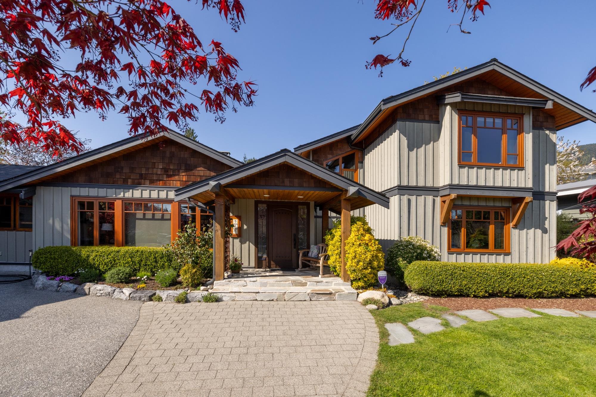 986 Tudor Avenue, North Vancouver, BC V7R 1X7