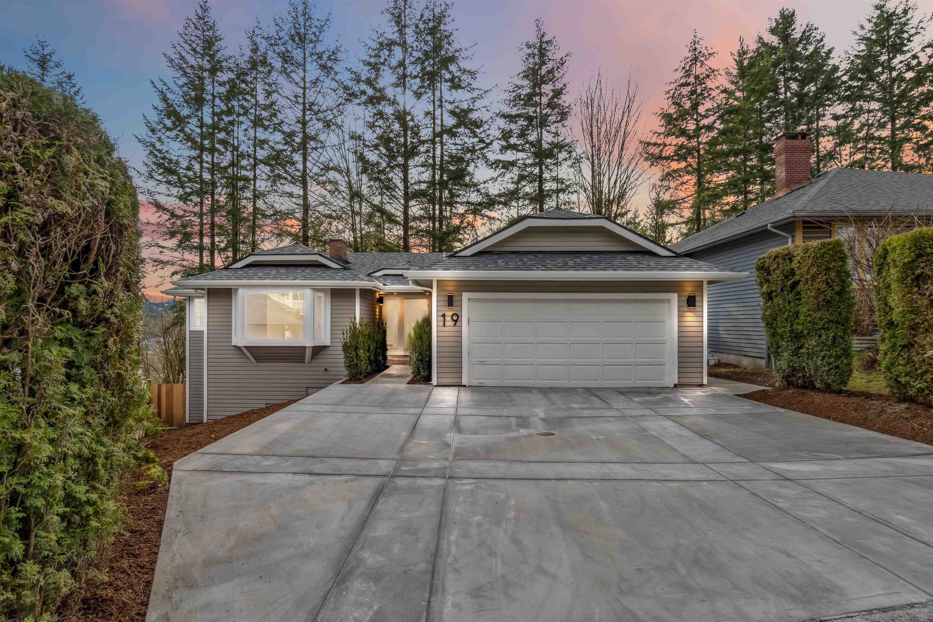 19 Arrow Wood Place, Port Moody, BC V3H 4E9