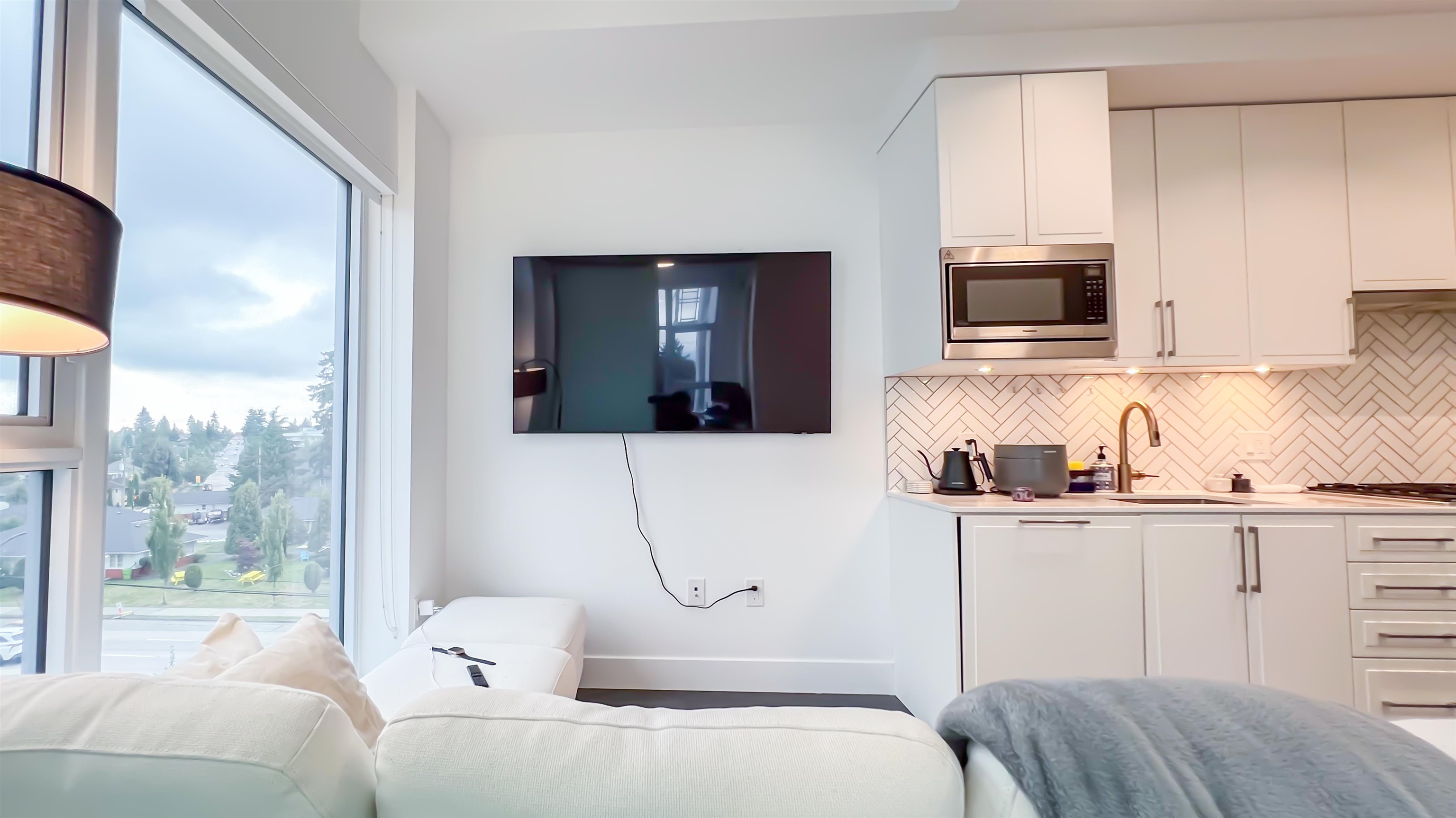 2435 Kingsway #502, Vancouver, BC V5R 5G8