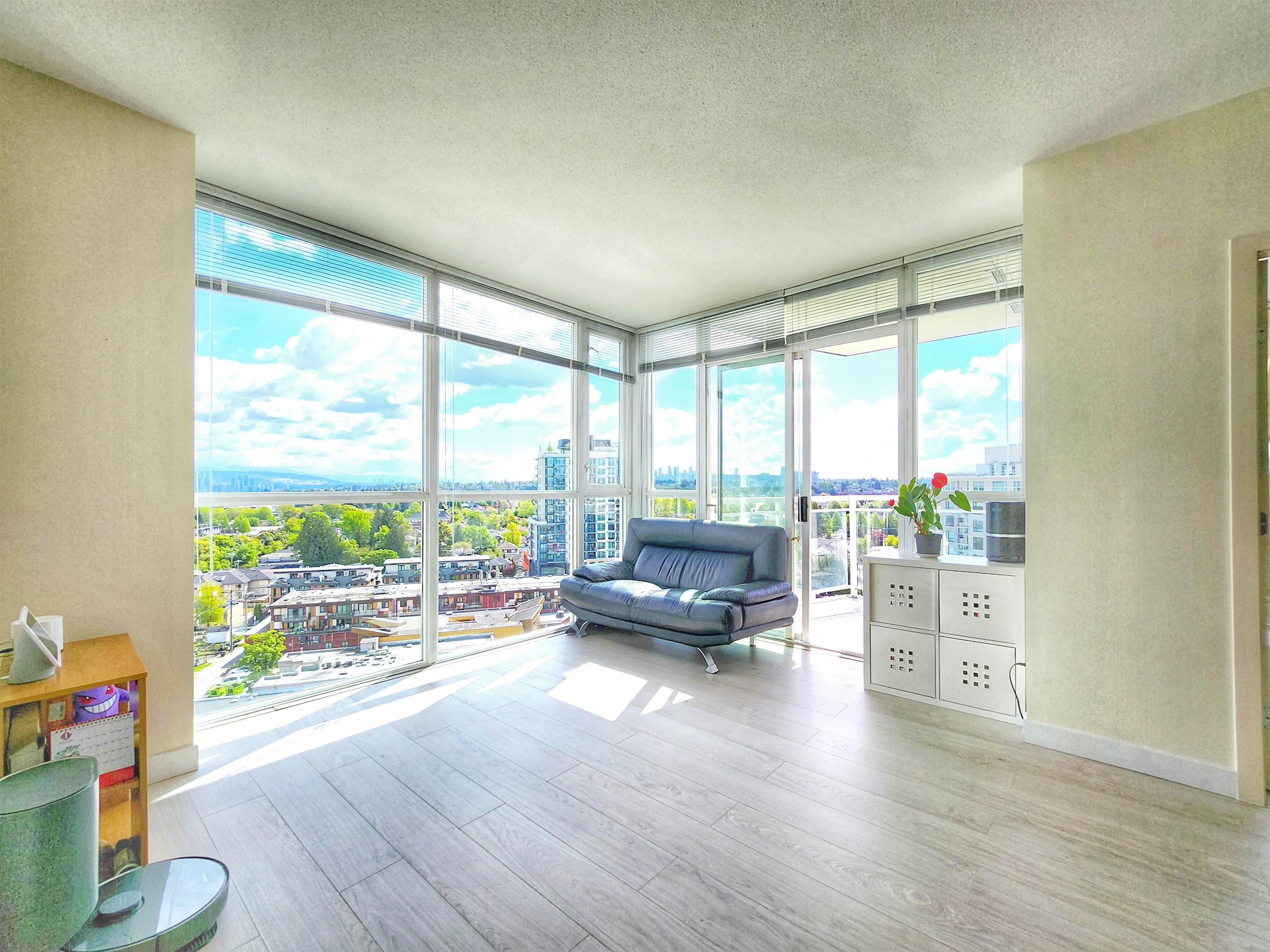 4028 Knight Street #1307, Vancouver, BC V5N 5Y8