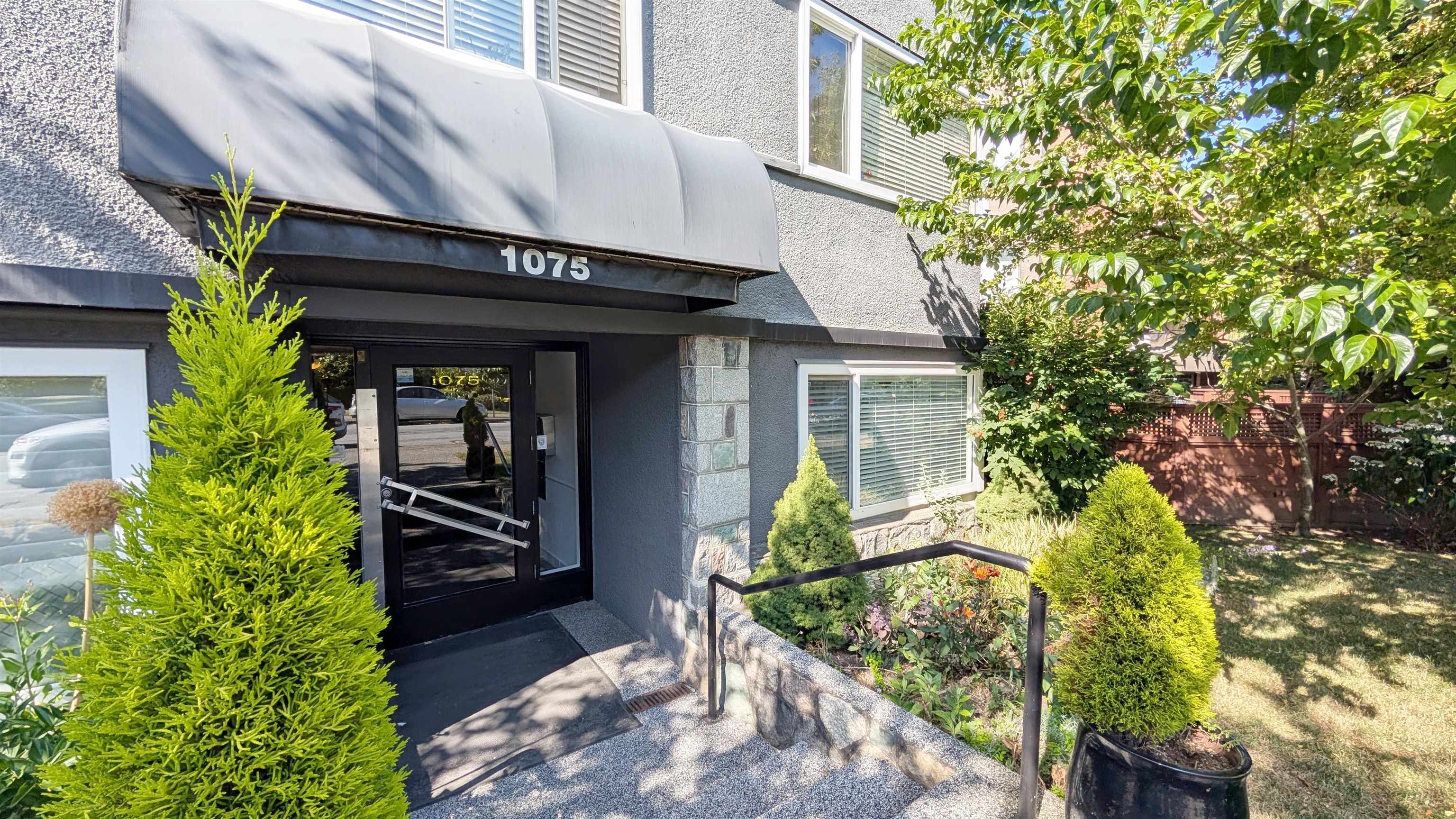 1075 West 13th Avenue #101, Vancouver, BC V6H 1N1