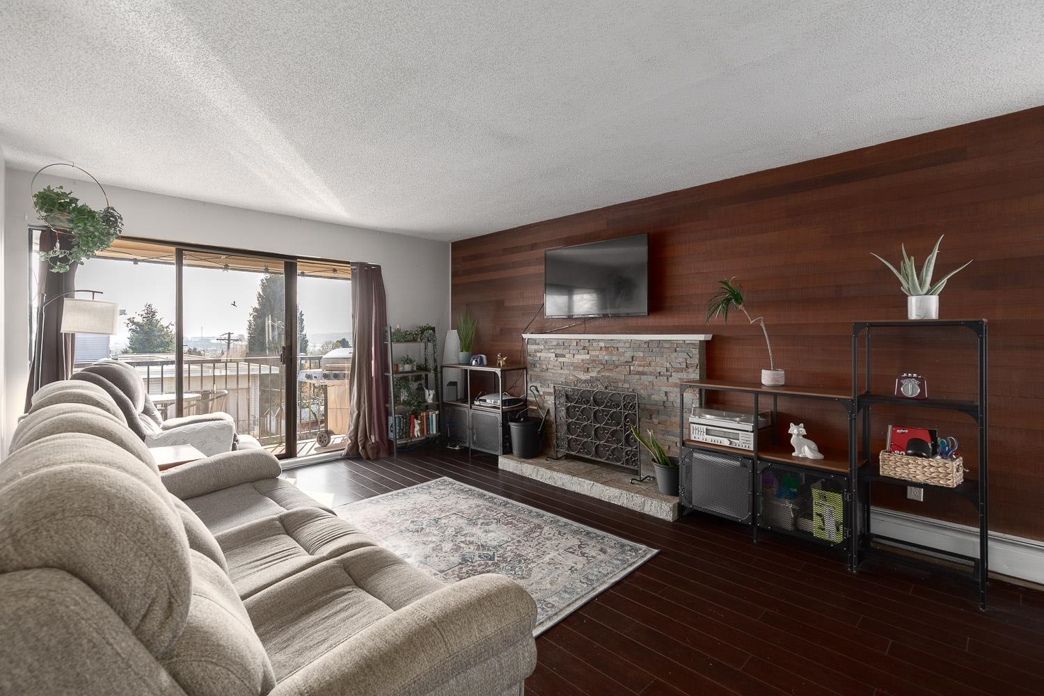 466 East 8th Avenue #307, New Westminster, BC V3L 4L2