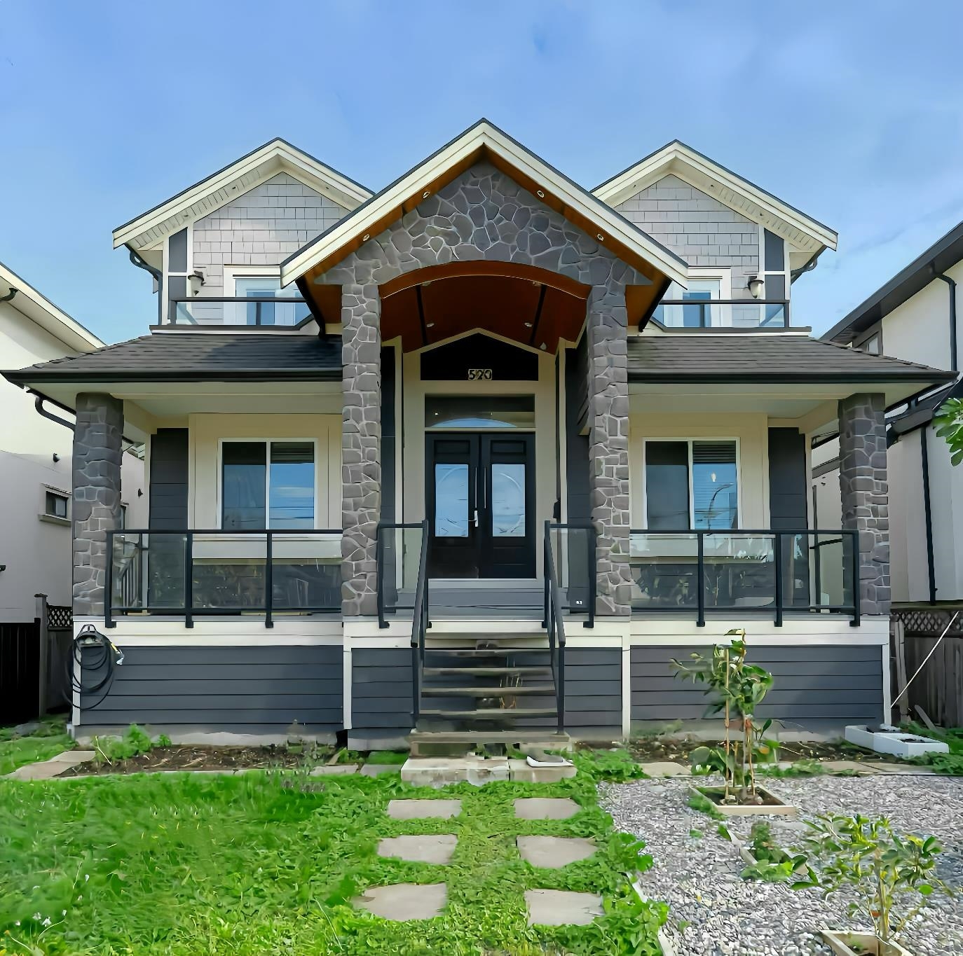 520 Ewen Avenue, New Westminster, BC V3M 5B1