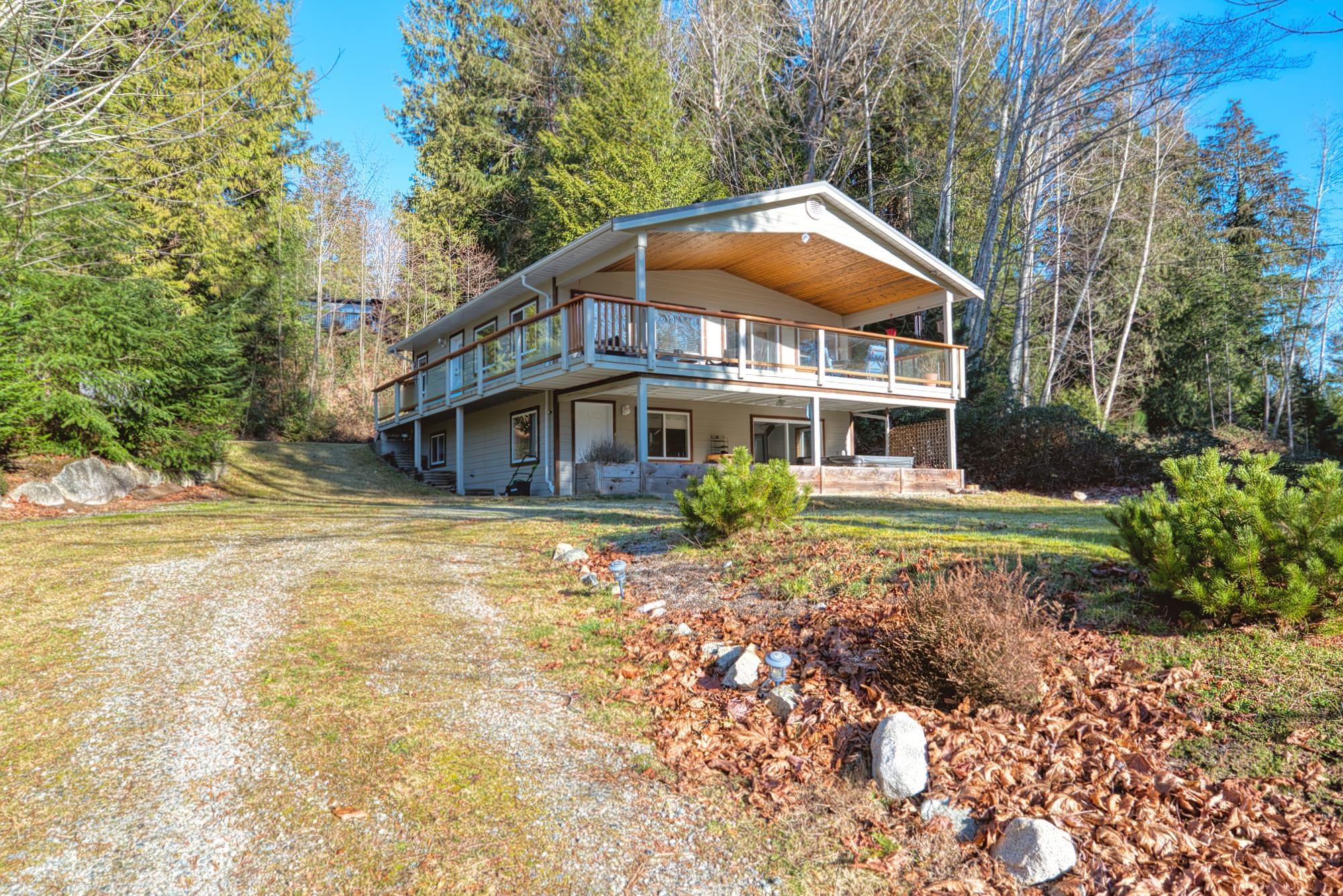 4559 Merrill Rd, Madeira Park, BC V0N 2H1