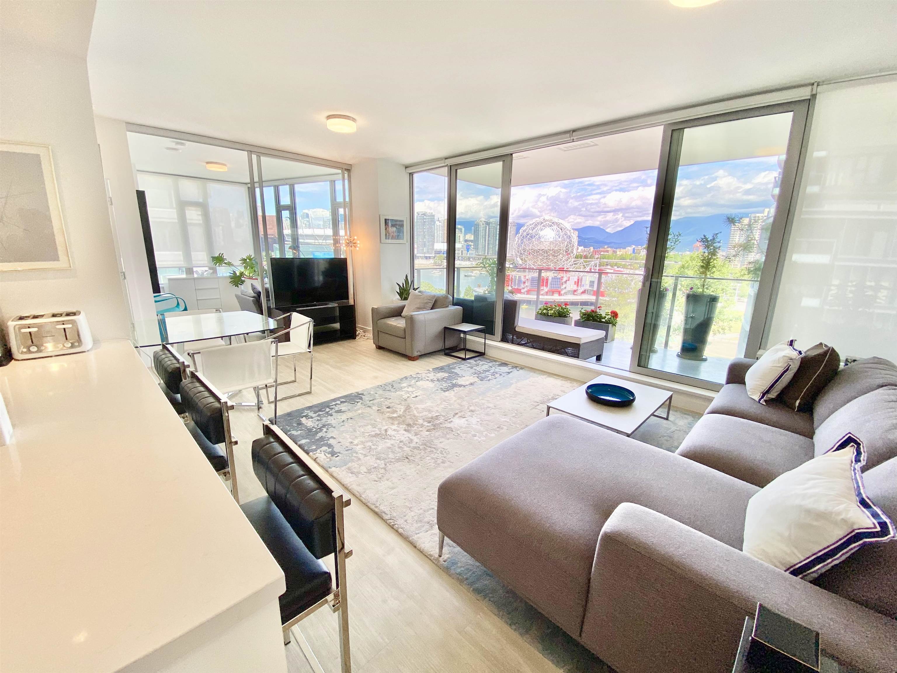 1661 Quebec Street #910, Vancouver, BC V6A 0H2