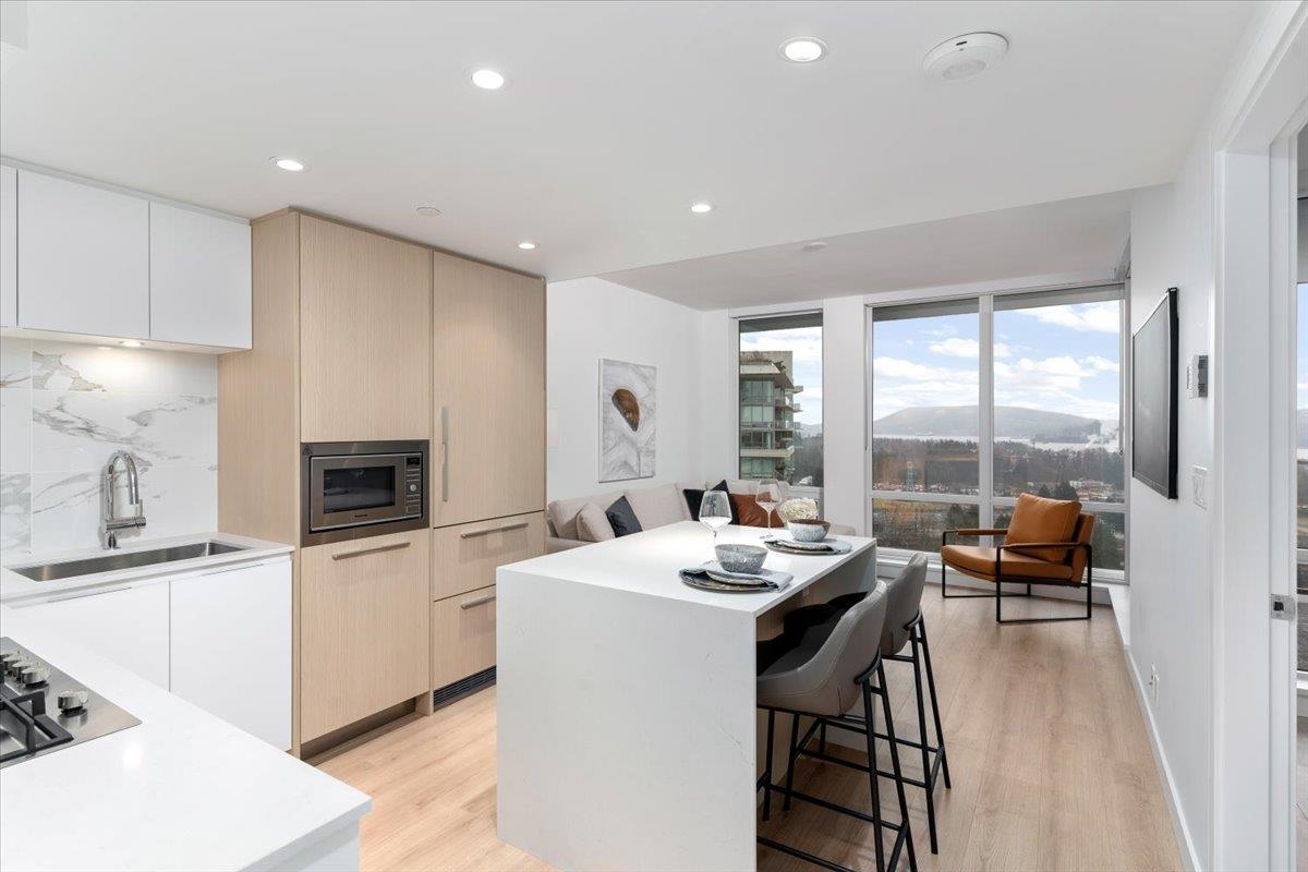 1500 Fern St #2205 #2205, North Vancouver, BC V7J 0E6