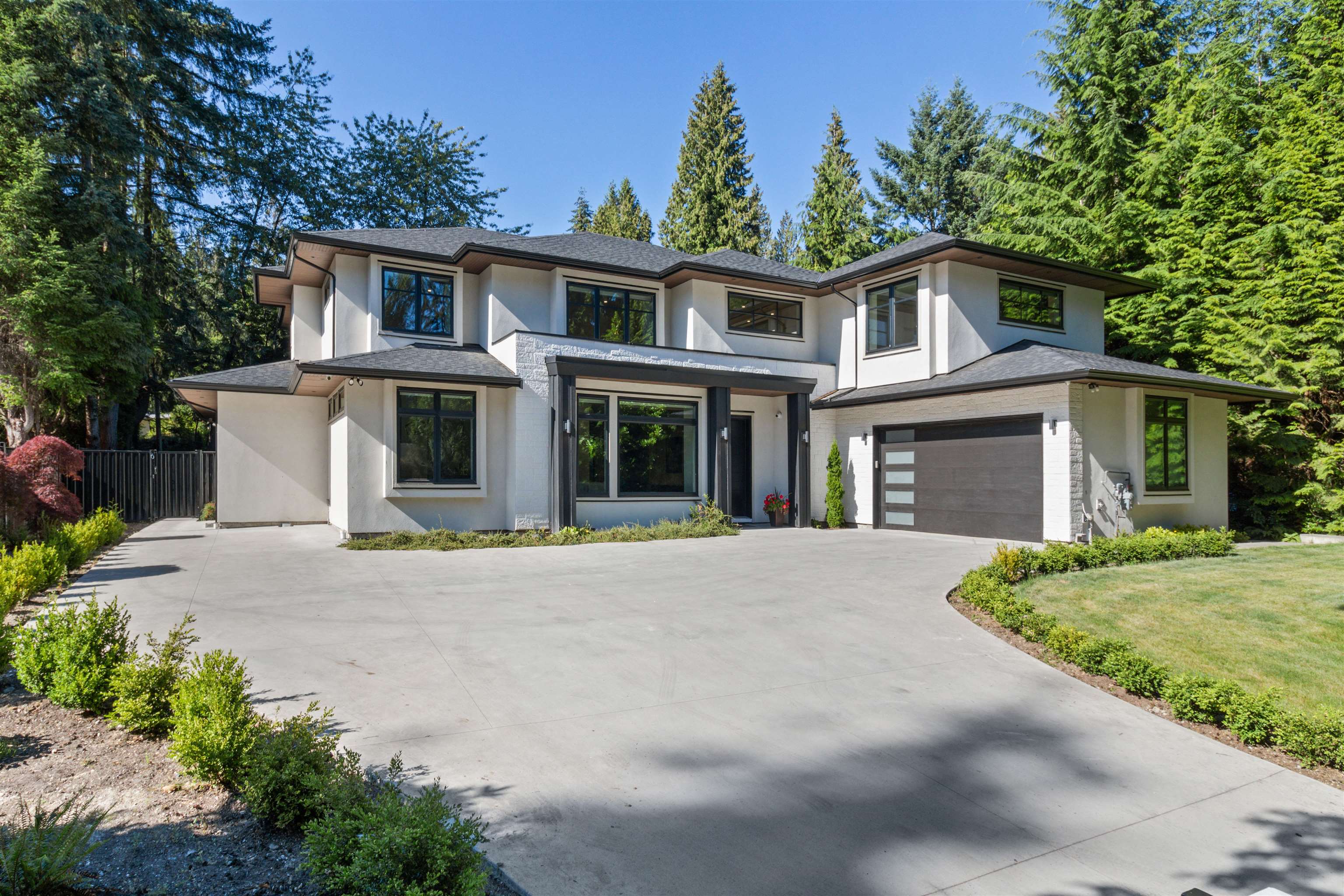 565 Mathers Avenue, West Vancouver, BC V7S 1H4