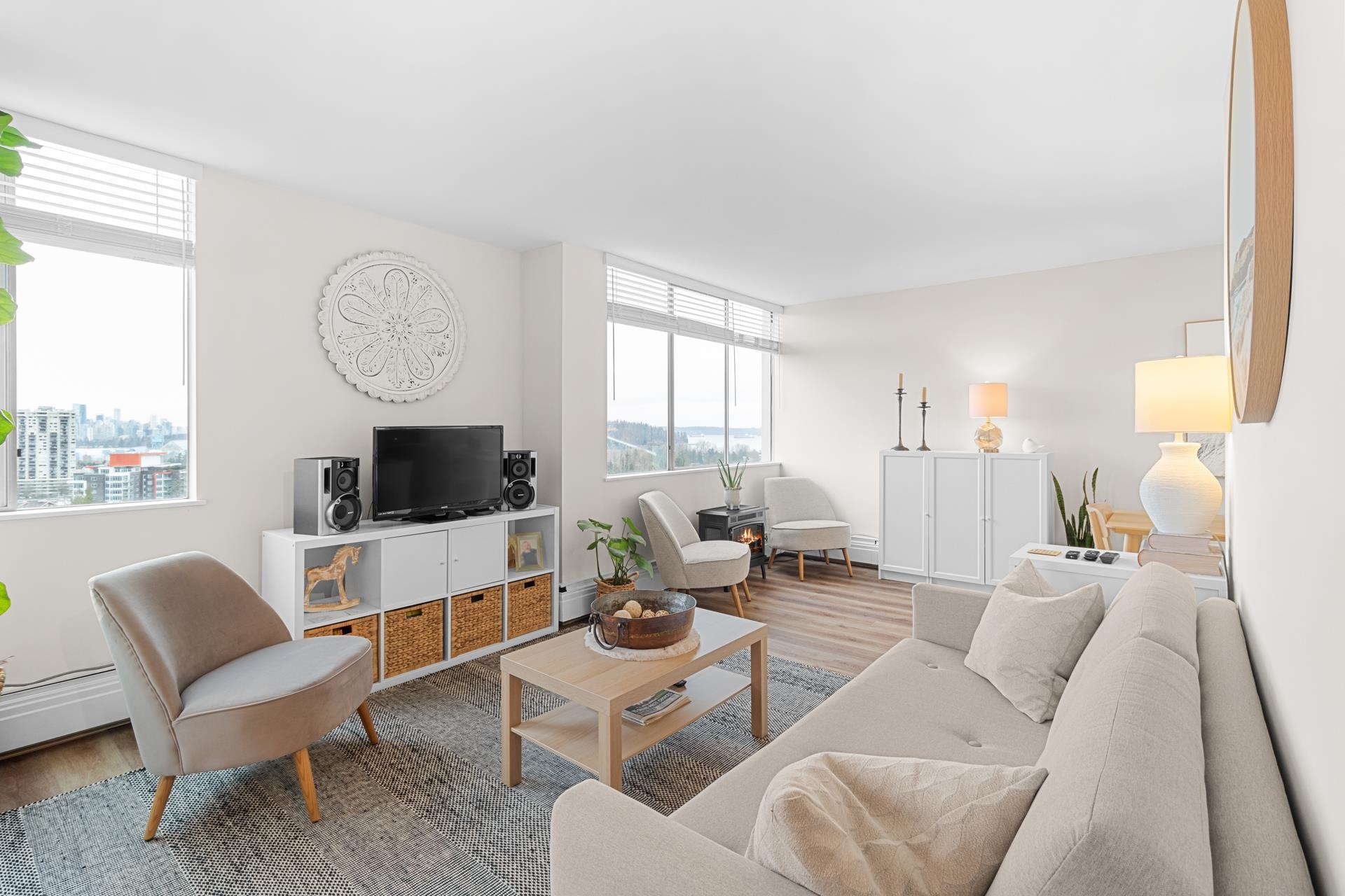 2004 Fullerton Avenue #1603, North Vancouver, BC V7P 3G8