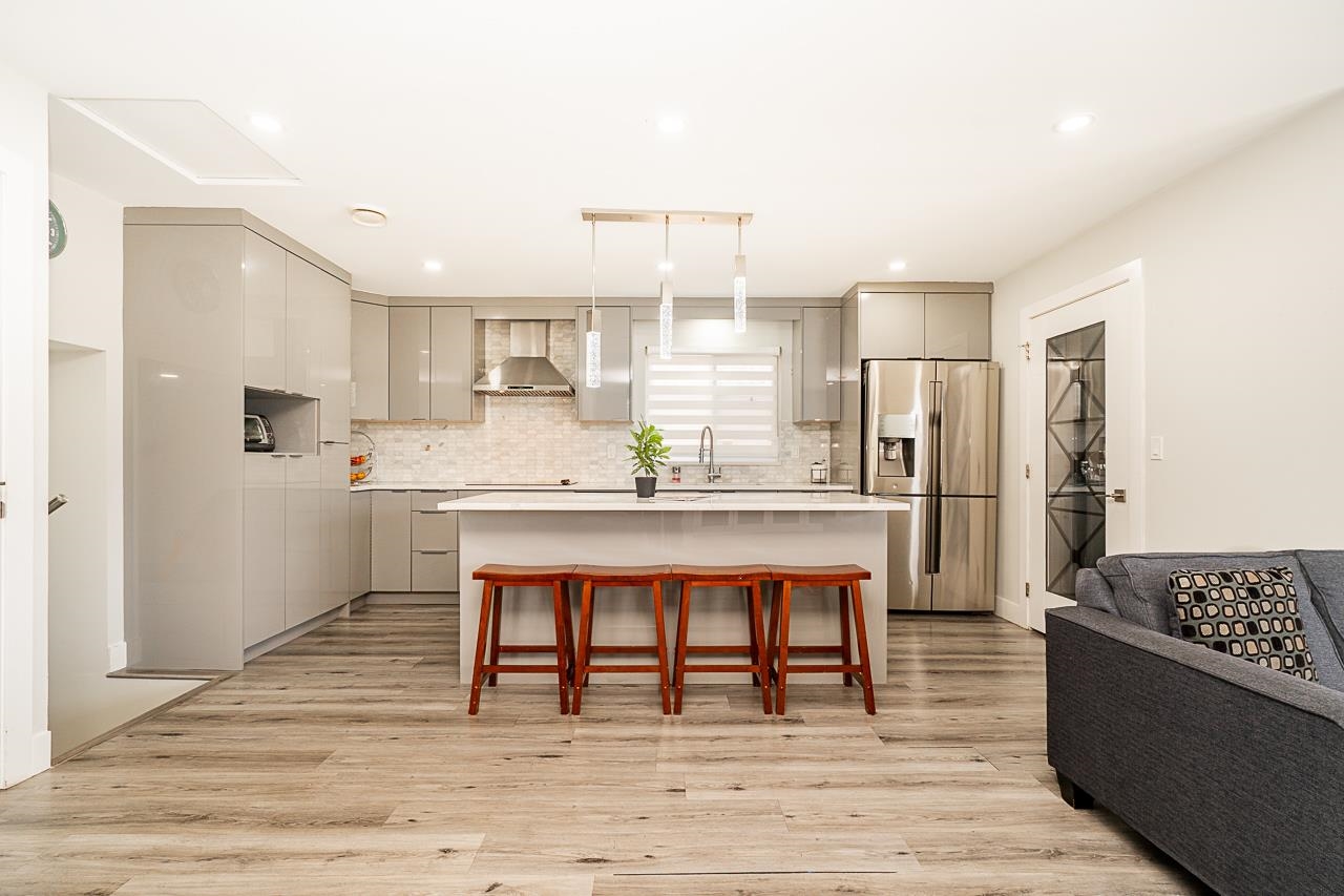 83 Avenue, Delta, BC V4C 2G9