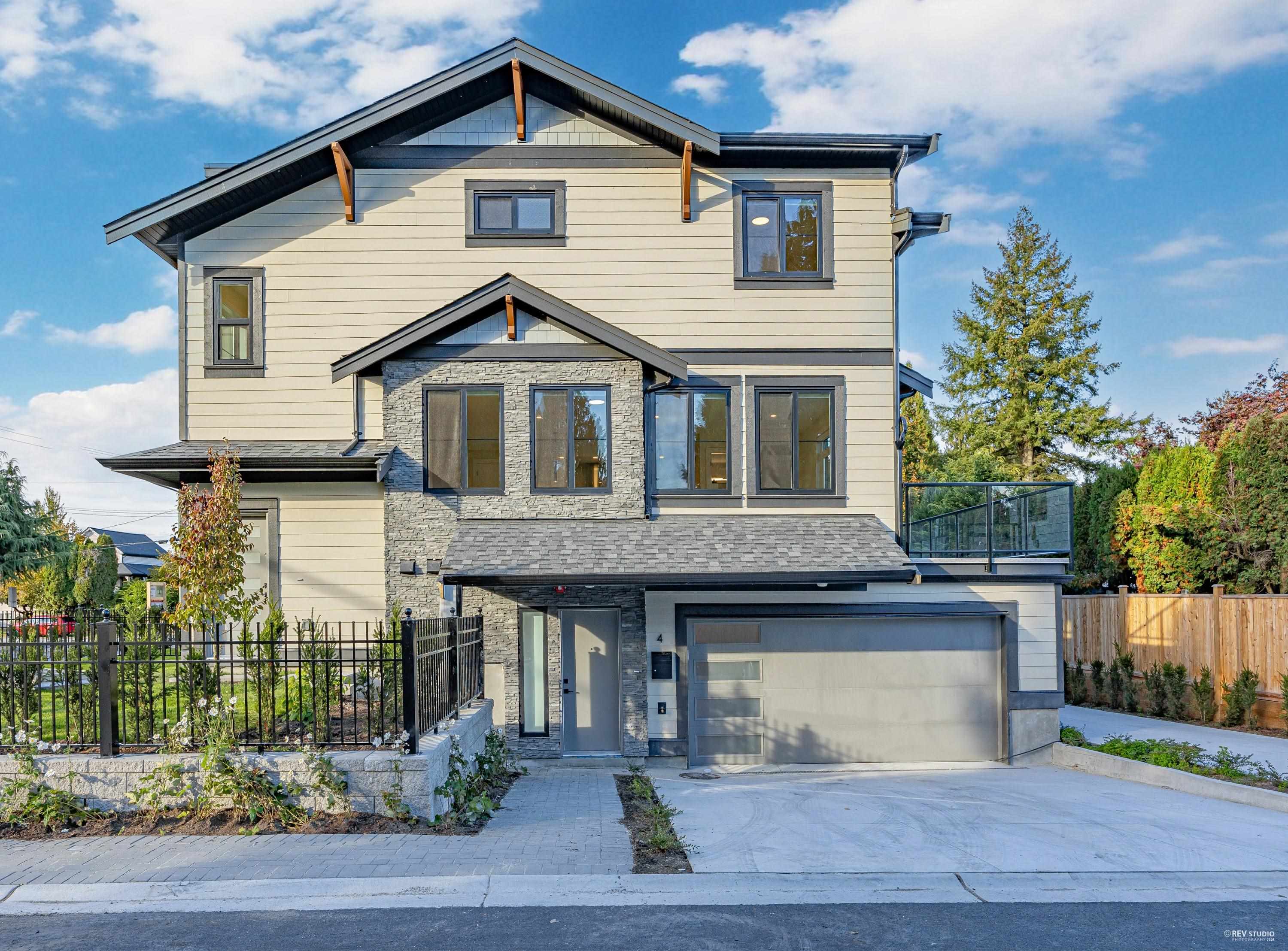11384 207 Street #4, Maple Ridge, BC V2X 1W6