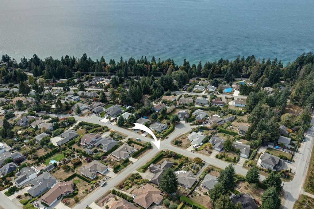 5170 5170 Ridgeview Drive Dr, Sechelt, BC V7Z 0B8