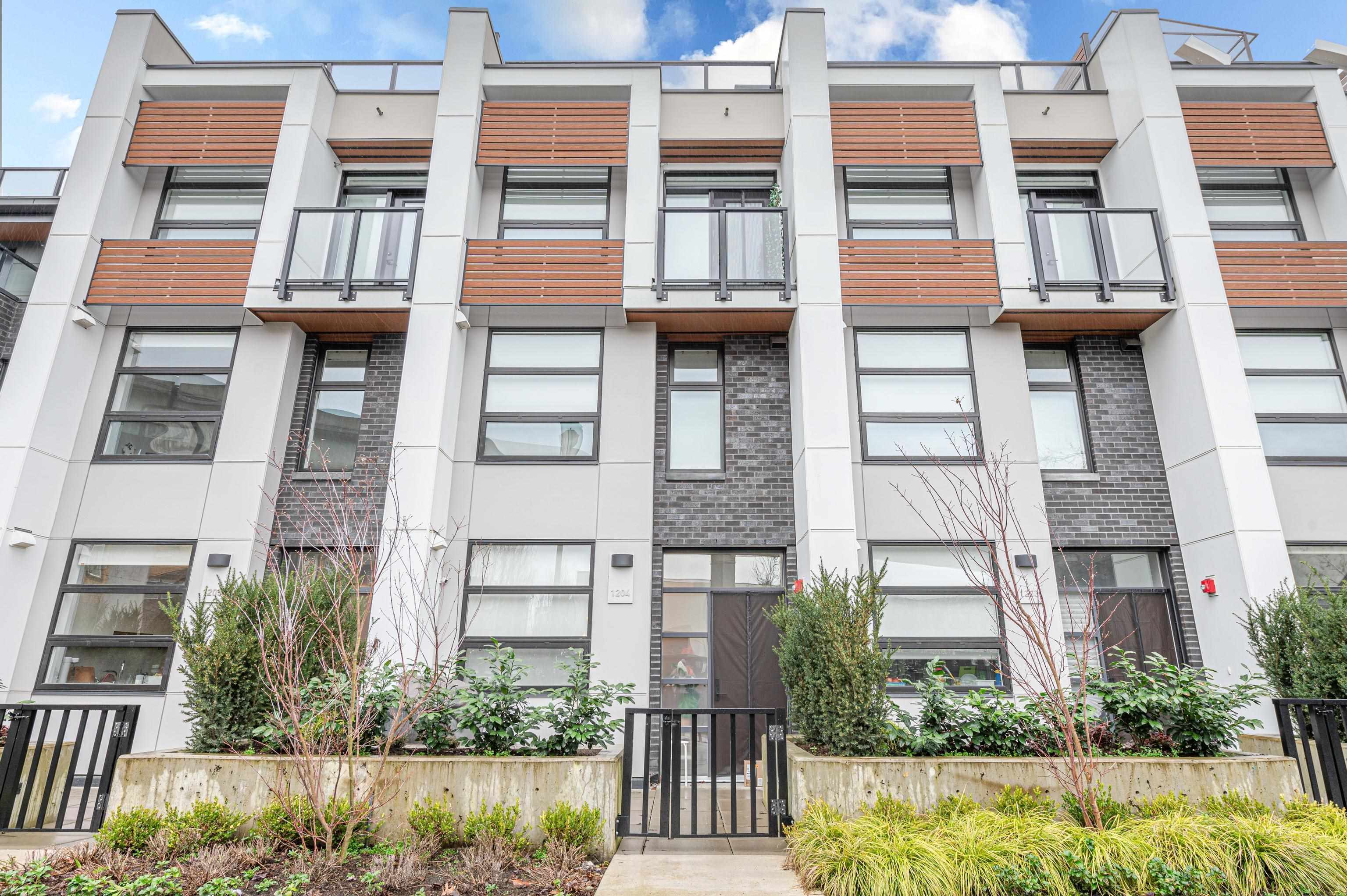 6085 Irmin Street #1204, Burnaby, BC V5J 5C5