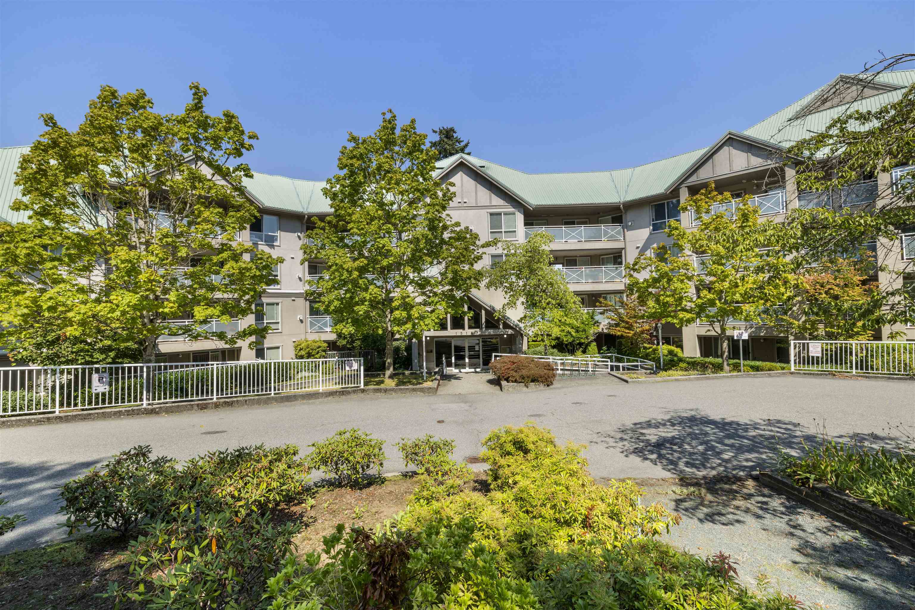15150 29a Avenue #310, Surrey, BC V4P 3B1