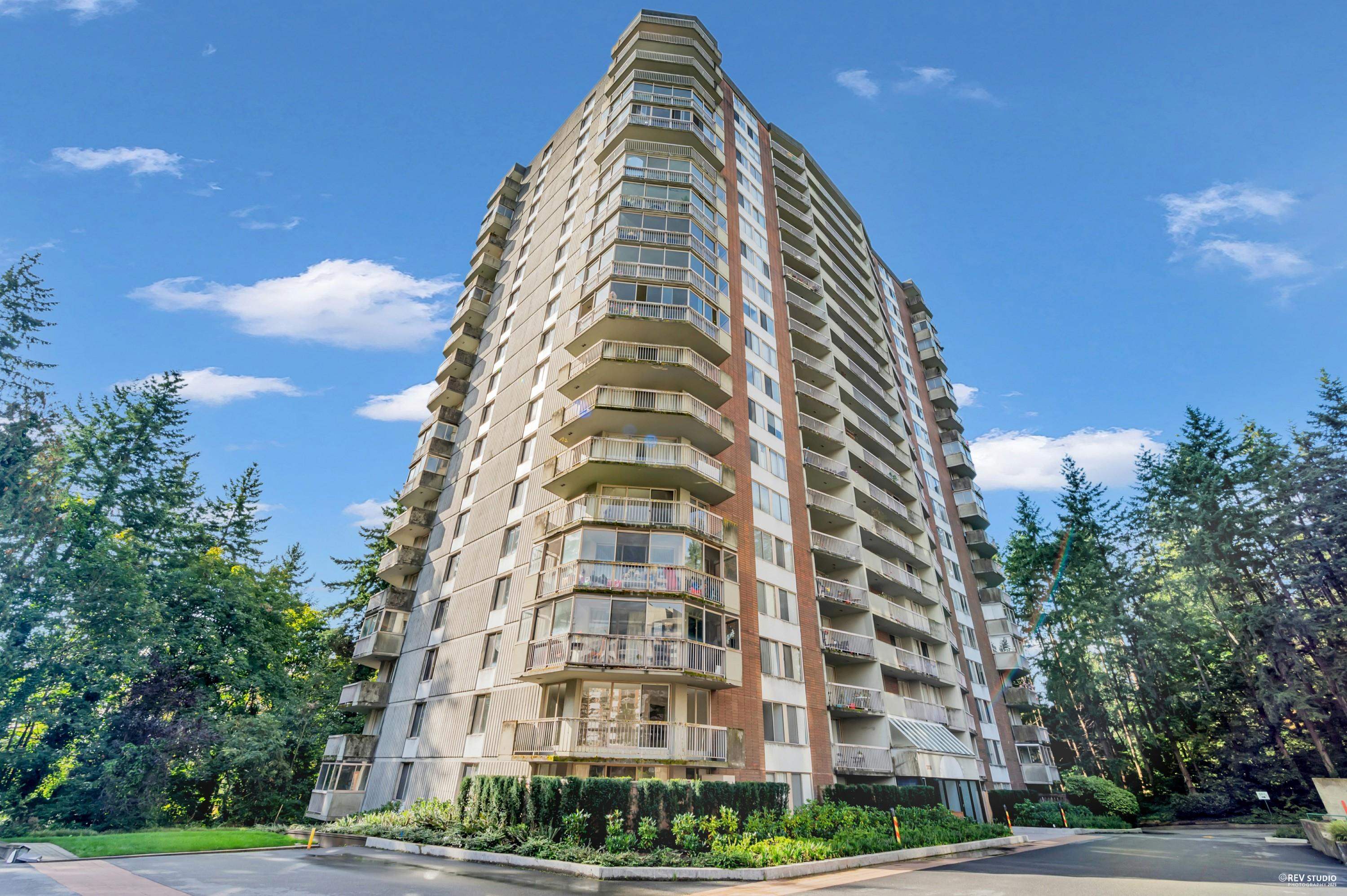 2024 Fullerton Avenue #809, North Vancouver, BC V7P 3G4