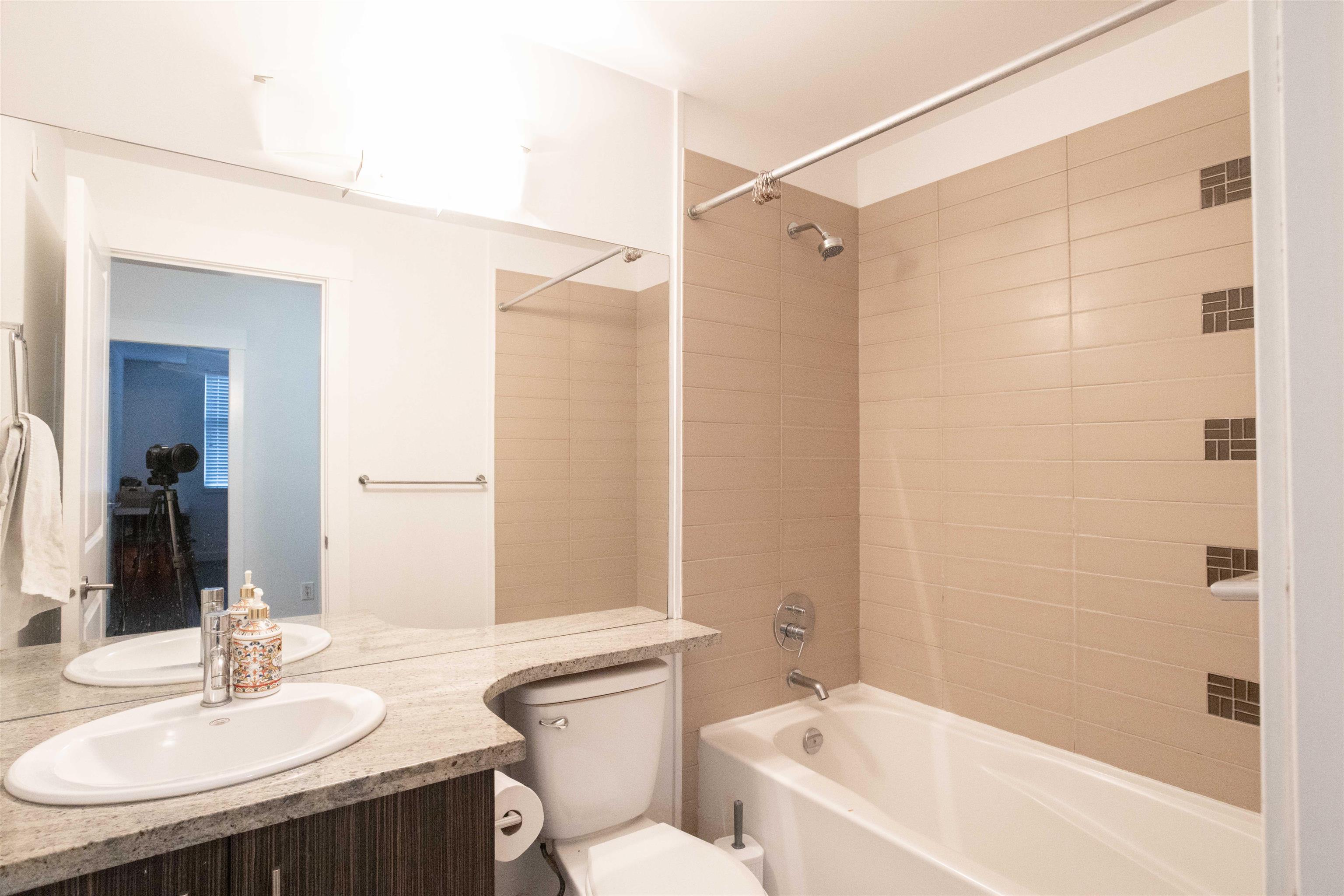 33545 Rainbow Avenue #210, Abbotsford, BC V2S 0B9