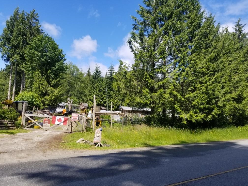6229 Mason Road, Sechelt, BC V7Z 0N4