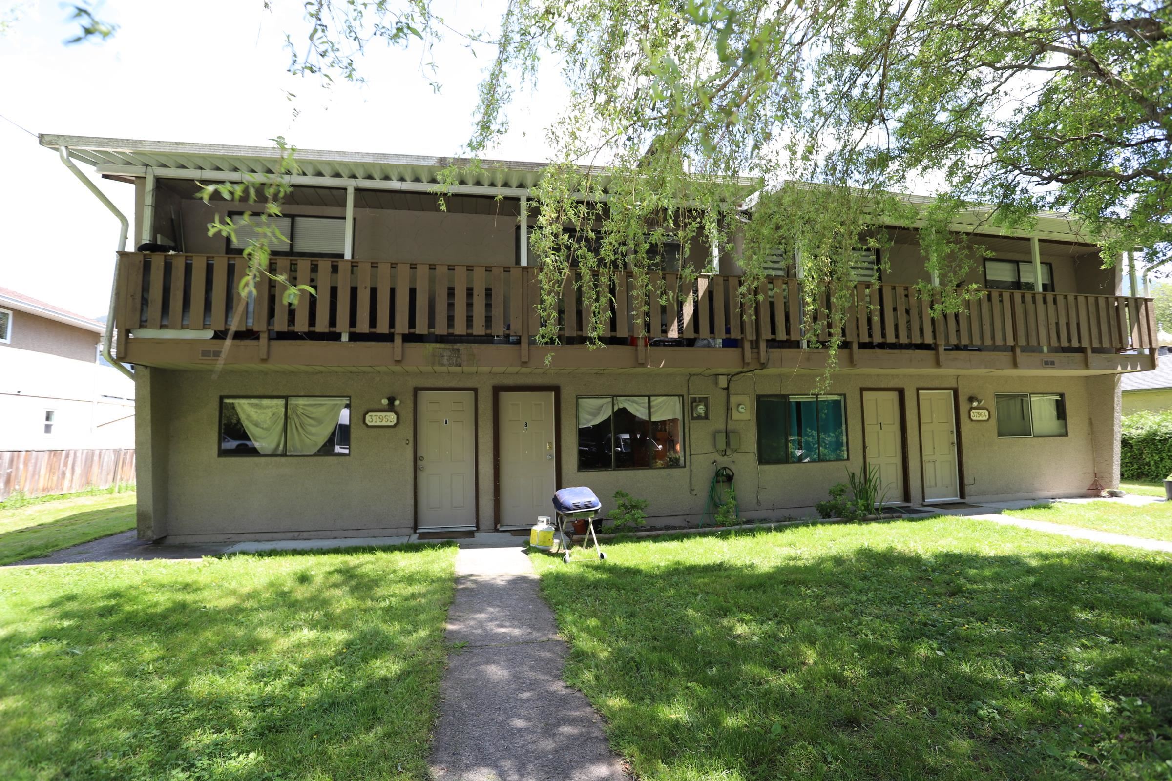 37962 6 Avenue, Squamish, BC V0N 3G0