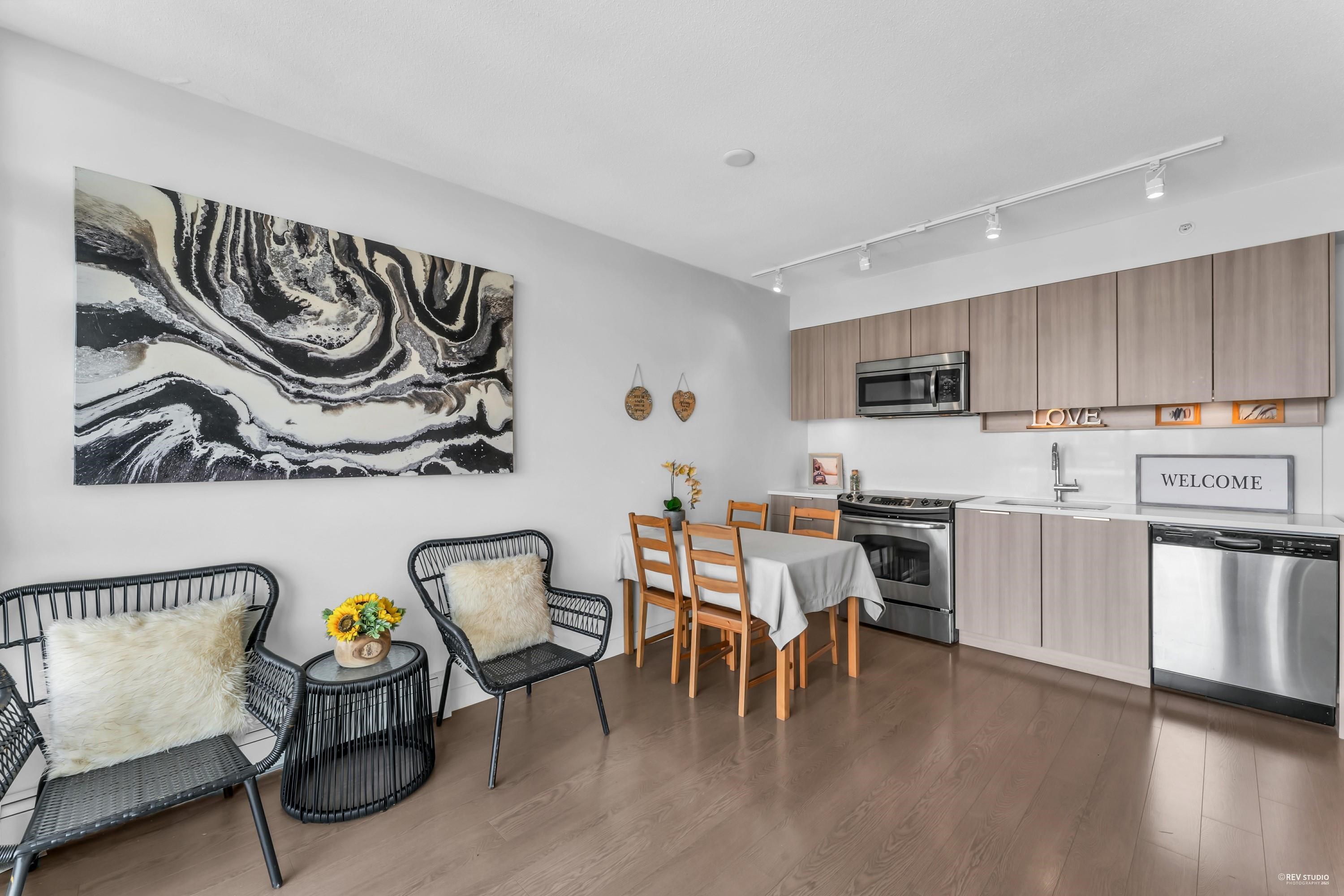 13308 Central Avenue #2602, Surrey, BC V3T 0M4
