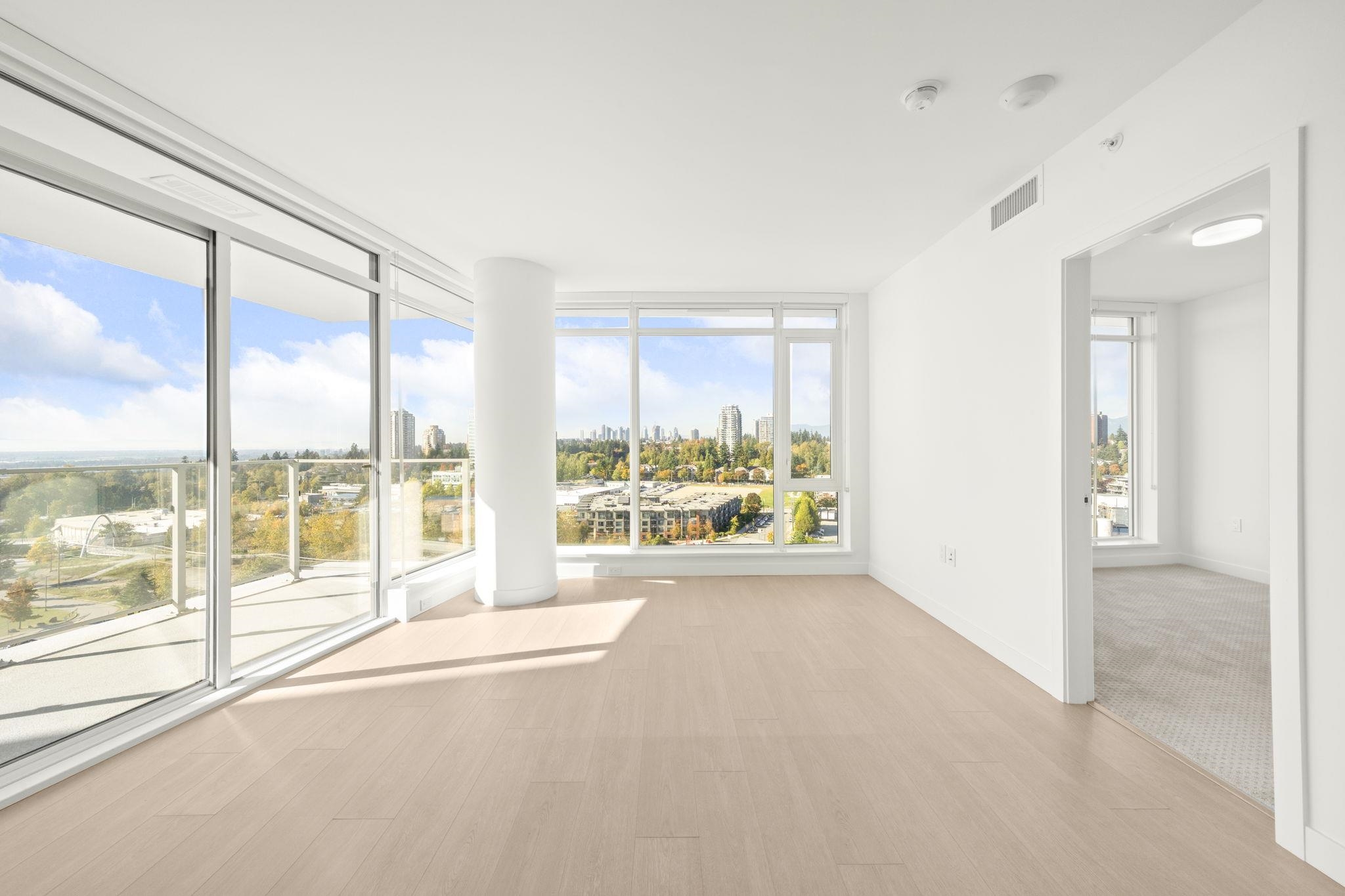7683 Park Cres #1601, Burnaby, BC V3N 0J4
