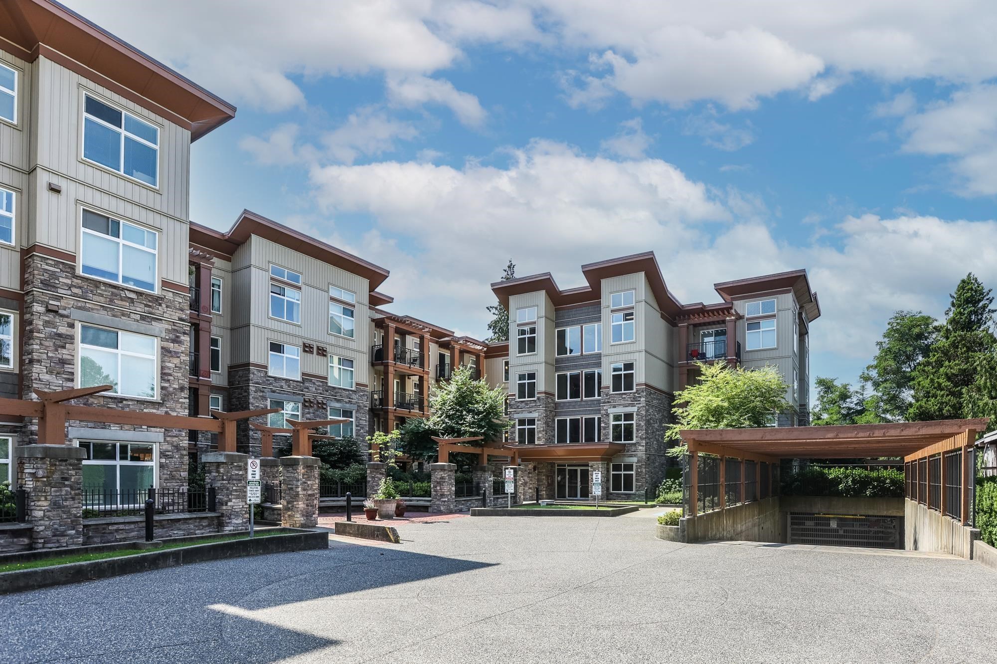 10237 133 Street #404, Surrey, BC V3T 0C6