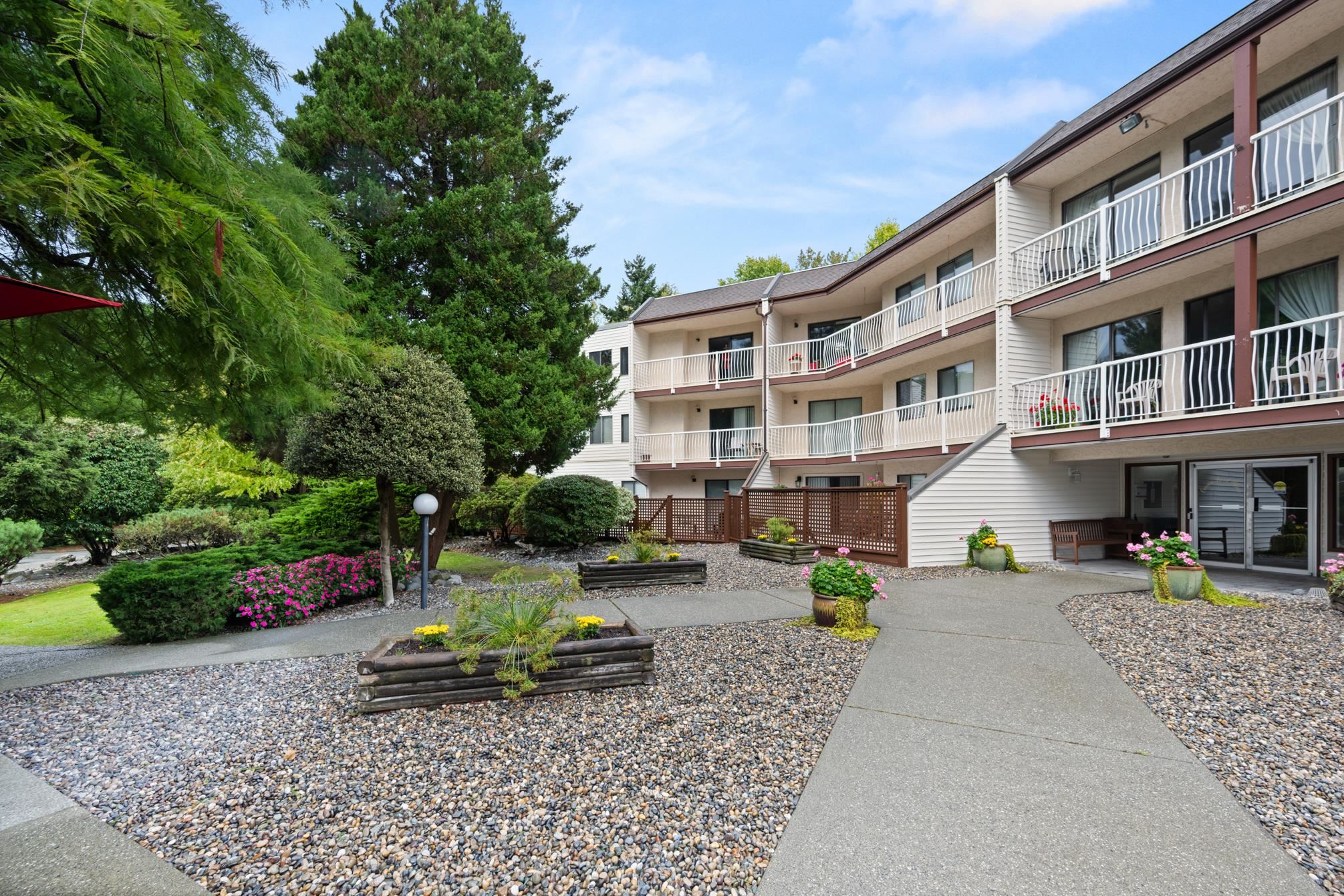 12890 17 Avenue #213, Surrey, BC V4A 1T5