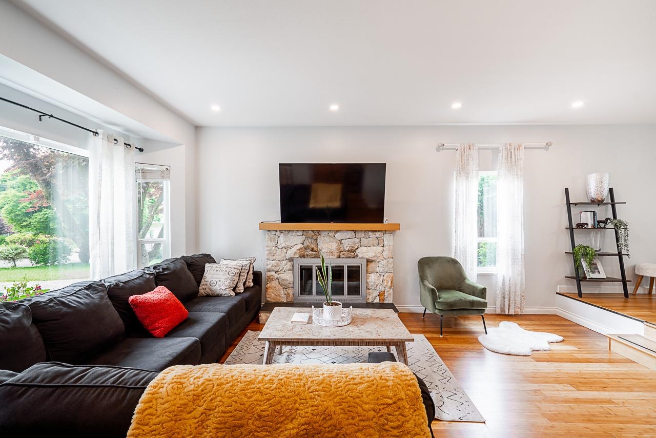 1402 Briarcliffe Drive, Coquitlam, BC V3E 1Z1