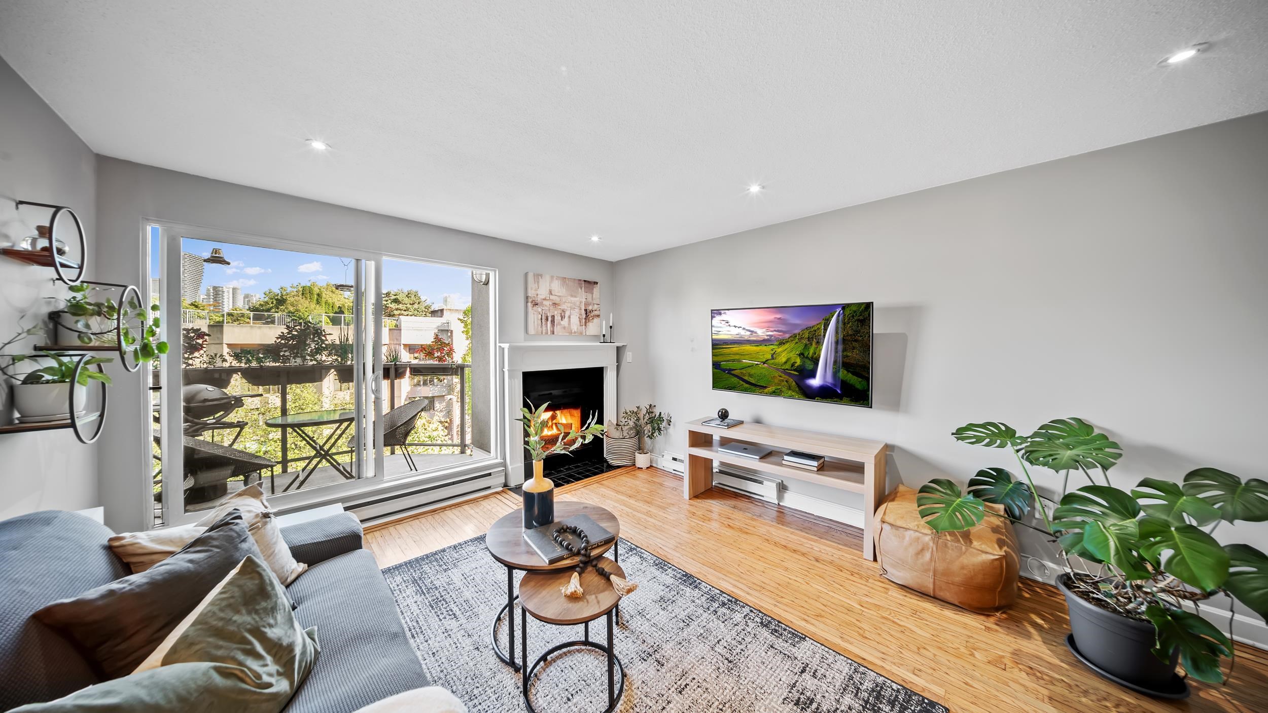 1345 West 4th Avenue #17, Vancouver, BC V6H 3Y8