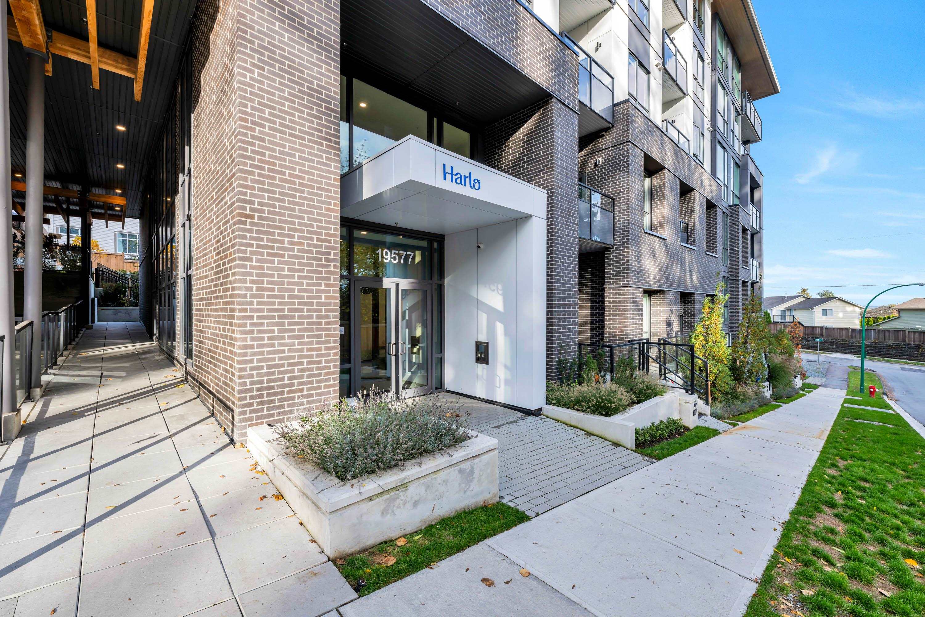 19577 65b Ave #208, Surrey, BC V4N 6Y3