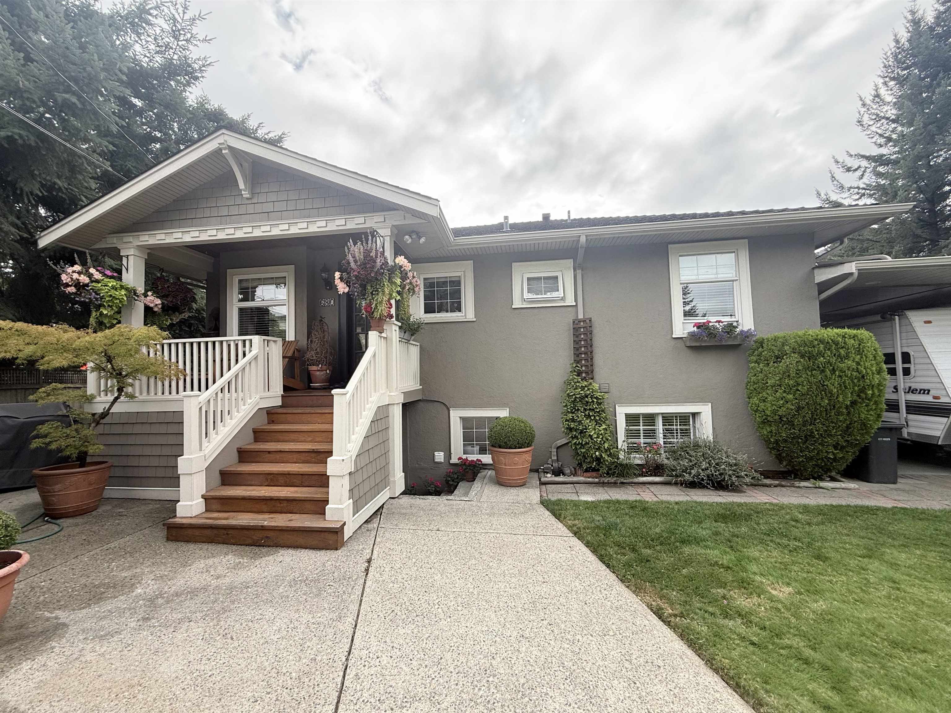 680 Thompson Avenue, Coquitlam, BC V3J 3Z8