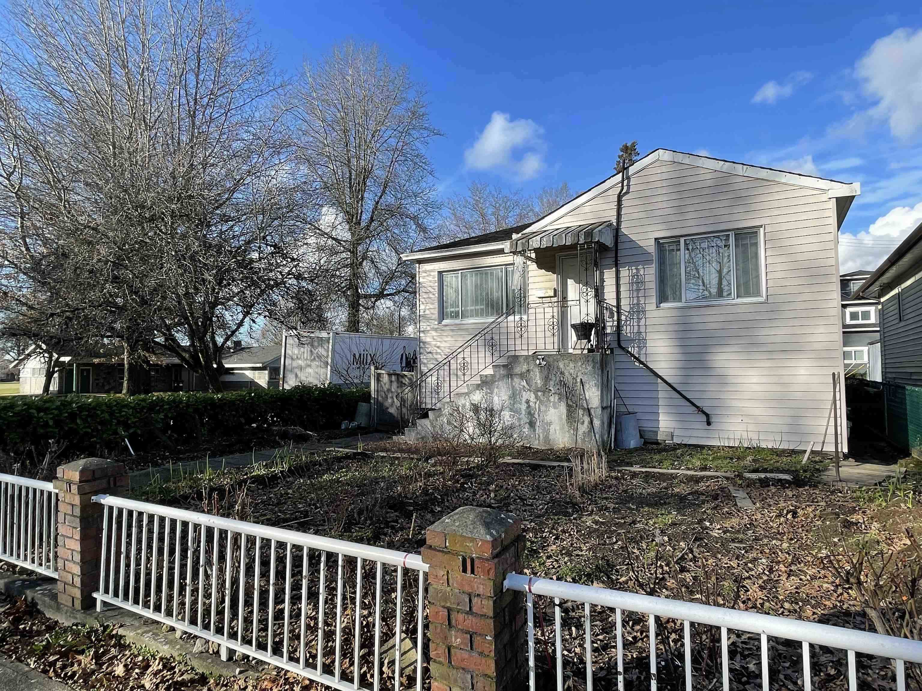 1805 East 51st Avenue, Vancouver, BC V5P 1W1