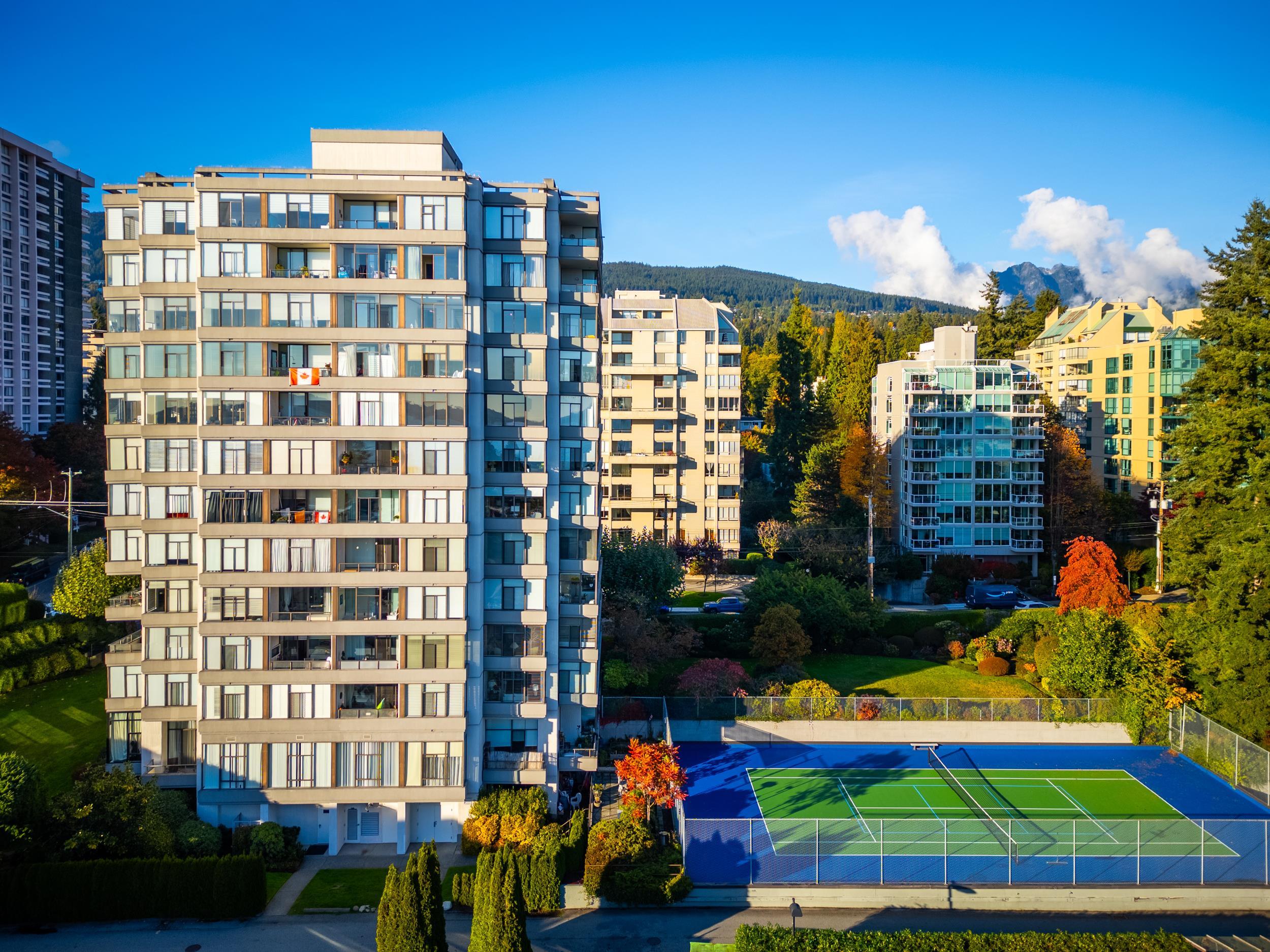 1480 Duchess Avenue #704, West Vancouver, BC V7T 2W2