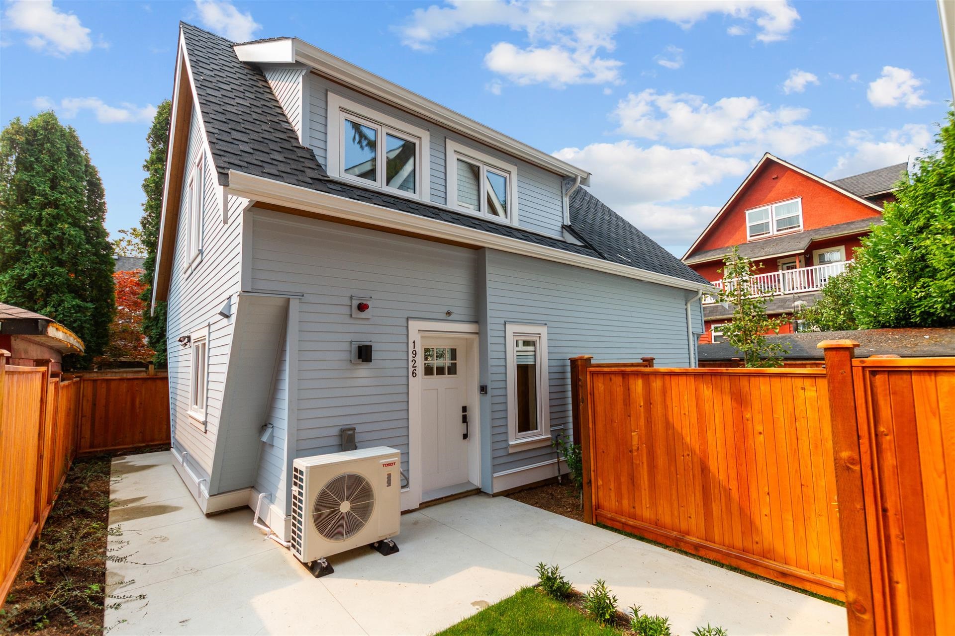 1926 William Street, Vancouver, BC V5L 2R8