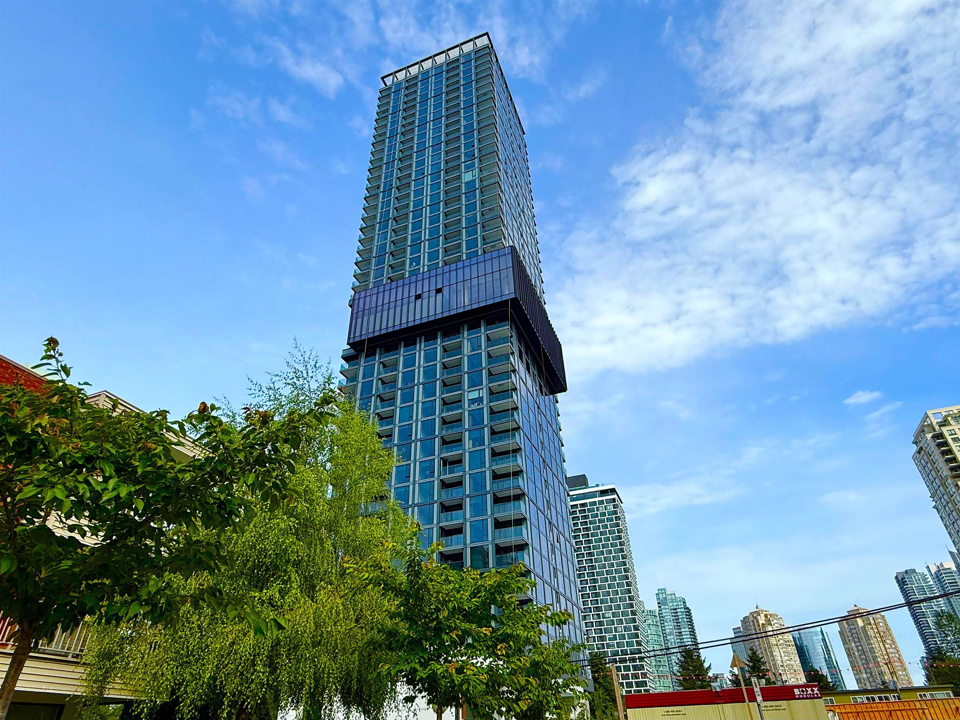 5987 Wilson Ave #807, Burnaby, BC V5H 0L7