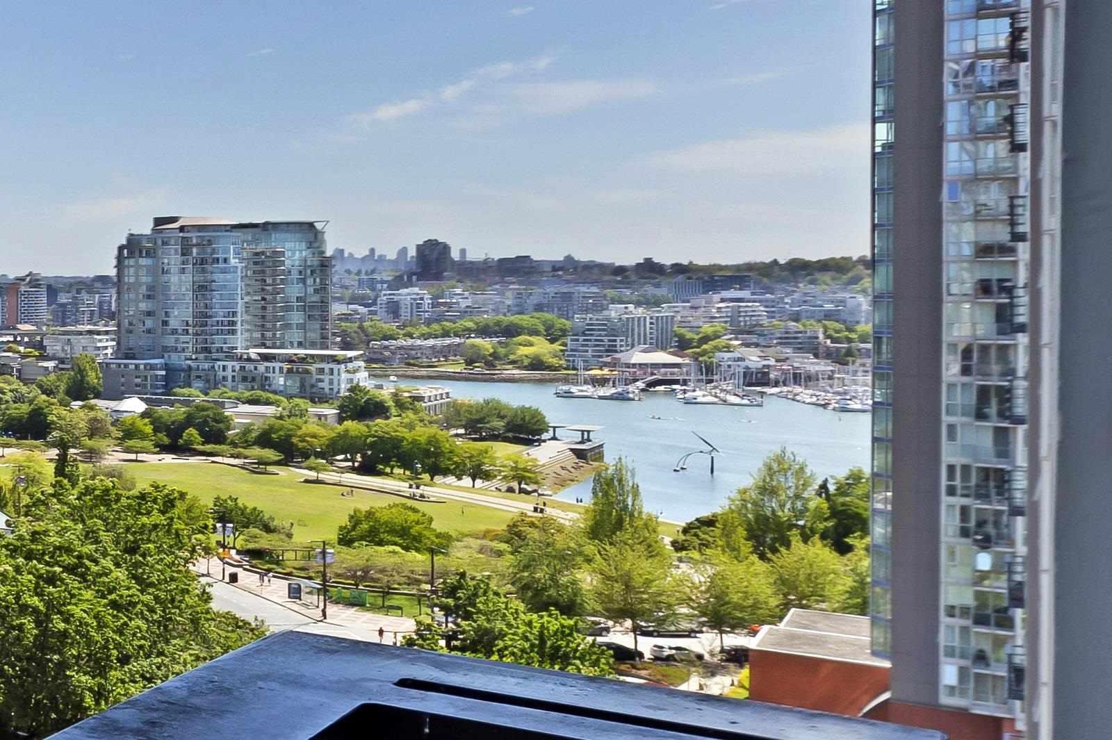 1495 Richards Street #1607, Vancouver, BC V6Z 3E3