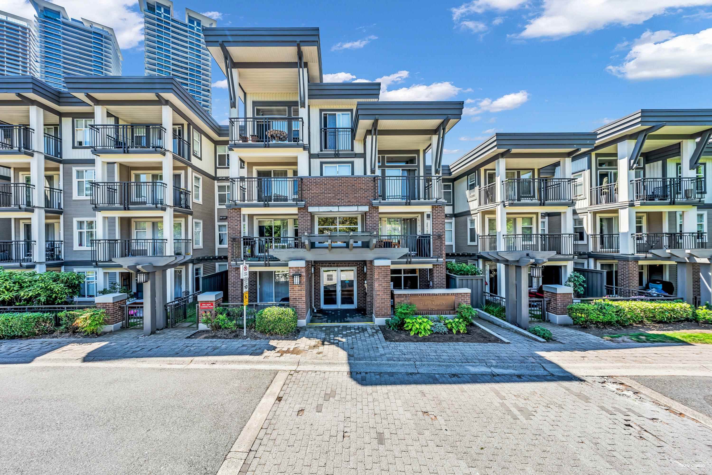 4728 Brentwood Drive #104, Burnaby, BC V5C 0G2