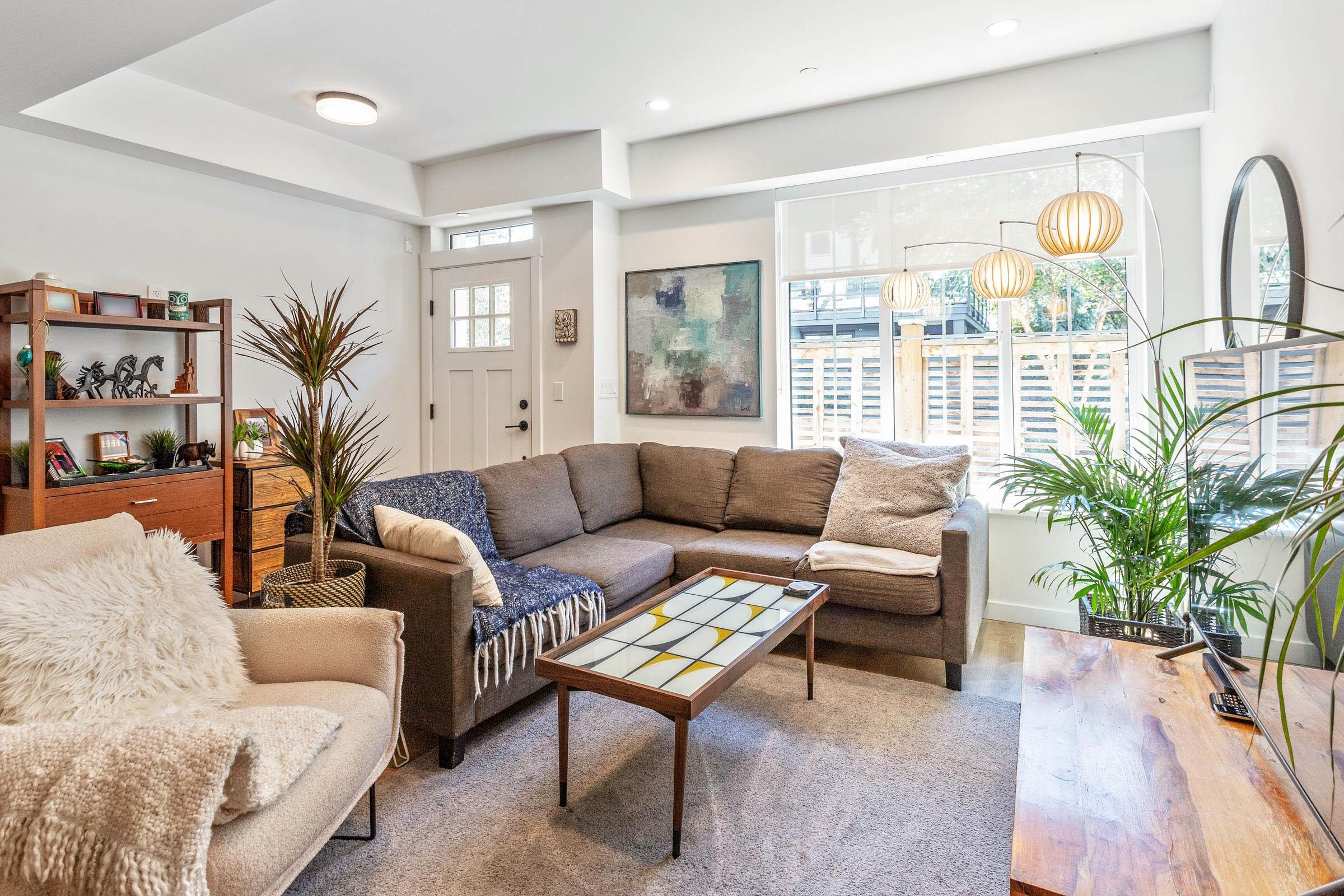 237 Ridgeway Ave #6, North Vancouver, BC V7L 0H6