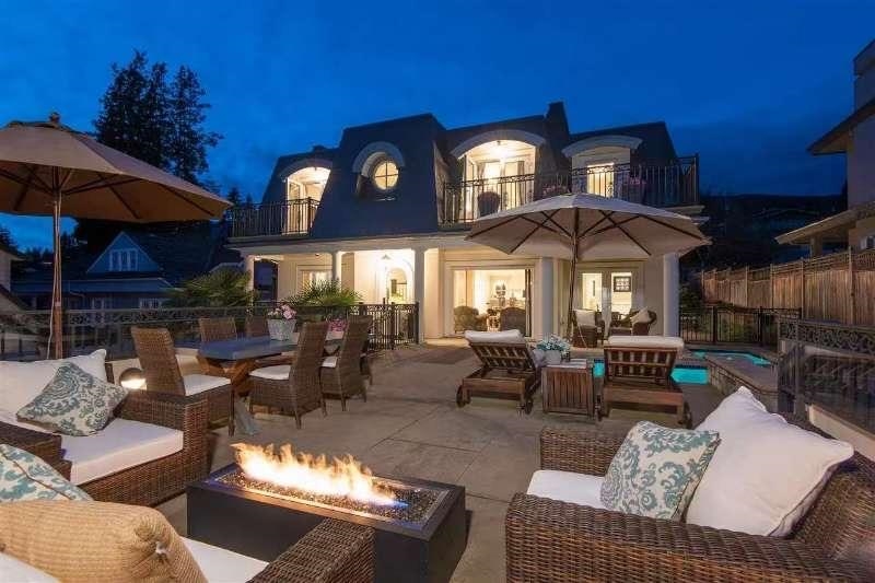 2285 Kings Avenue, West Vancouver, BC V7V 2C1