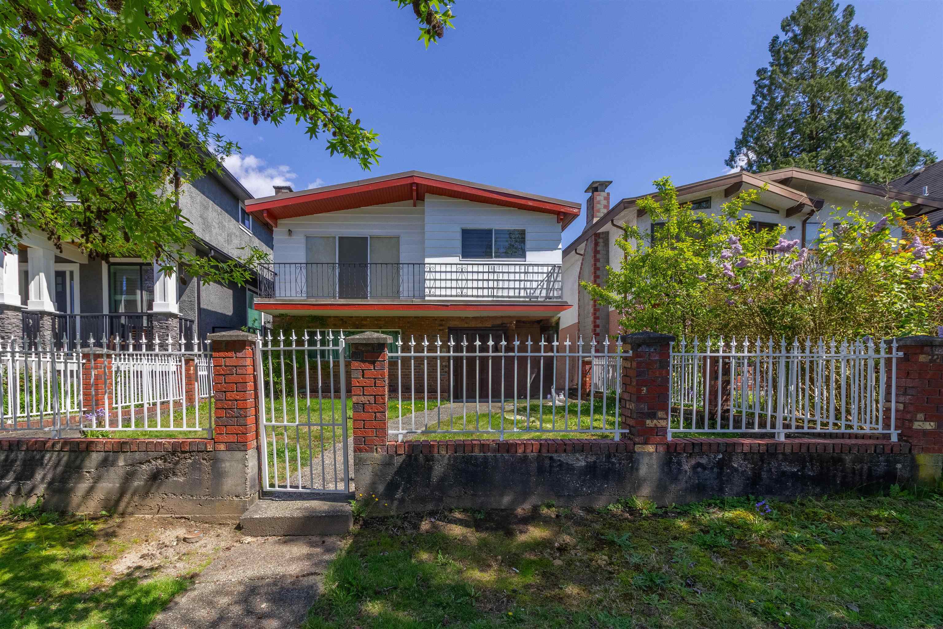 1260 Rossland Street, Vancouver, BC V5K 4A4
