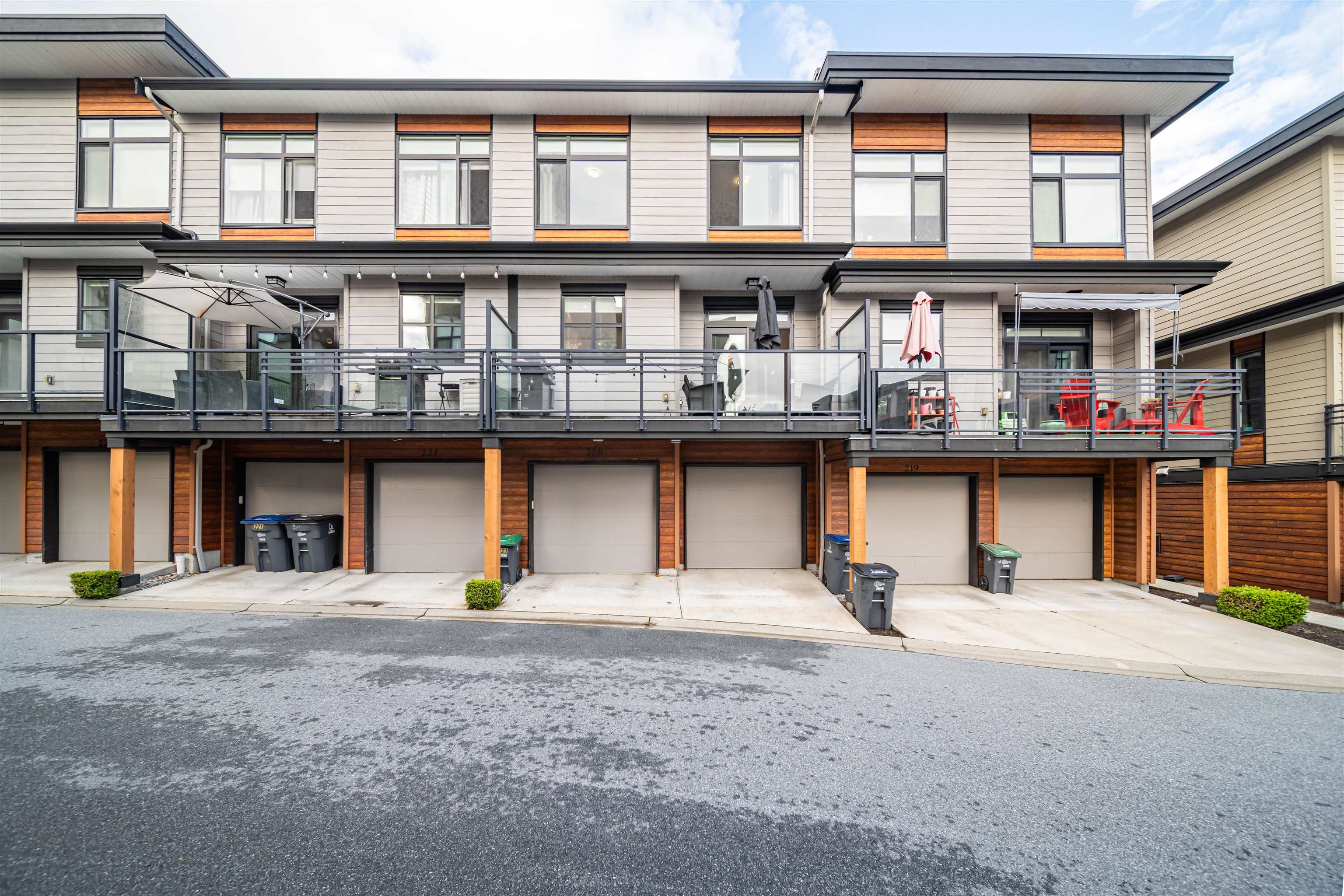 16488 64 Avenue #unit 220, Surrey, BC V3S 6X6