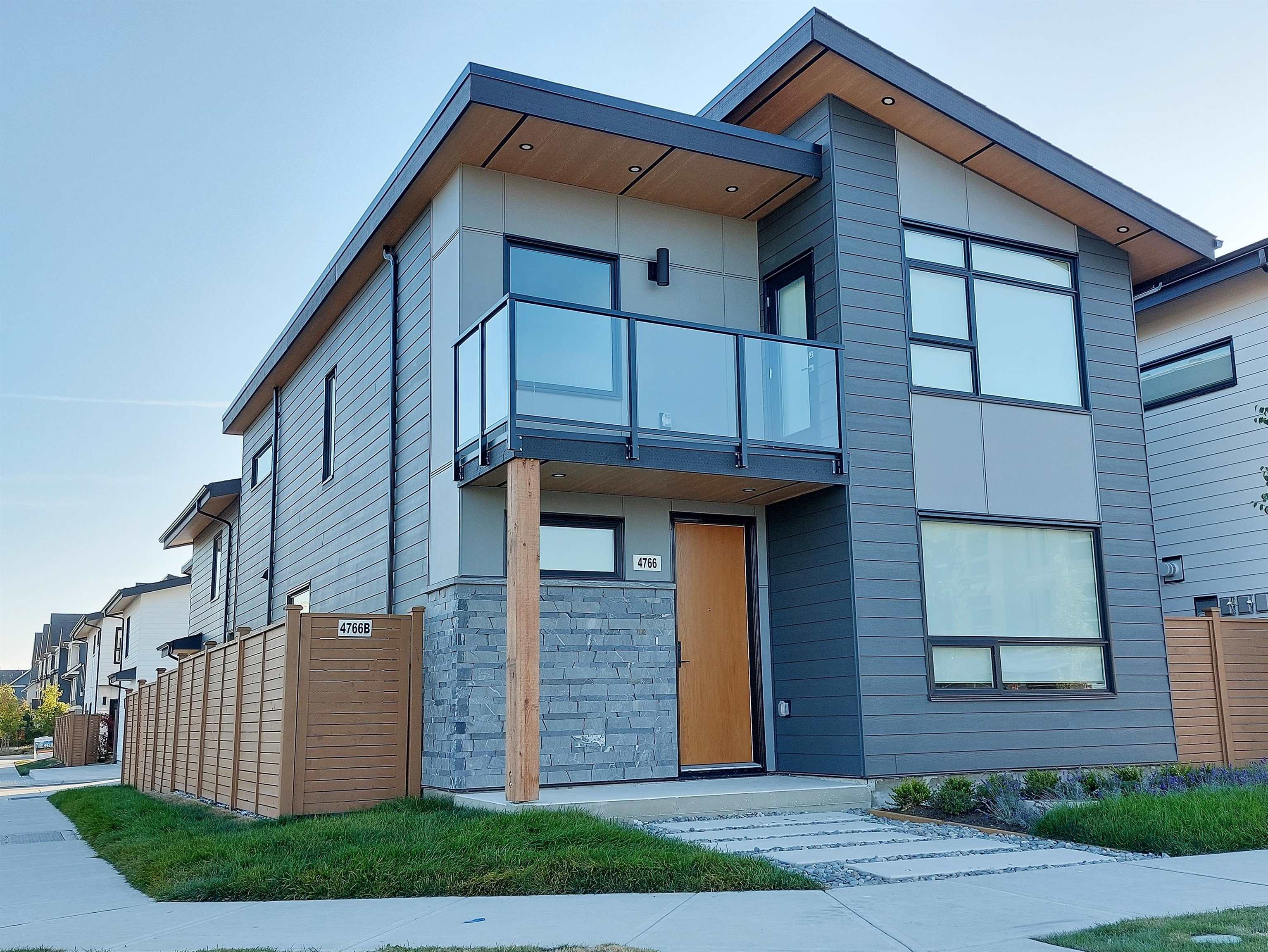 4766 Spruce Way, Tsawwassen, BC V4M 0A8