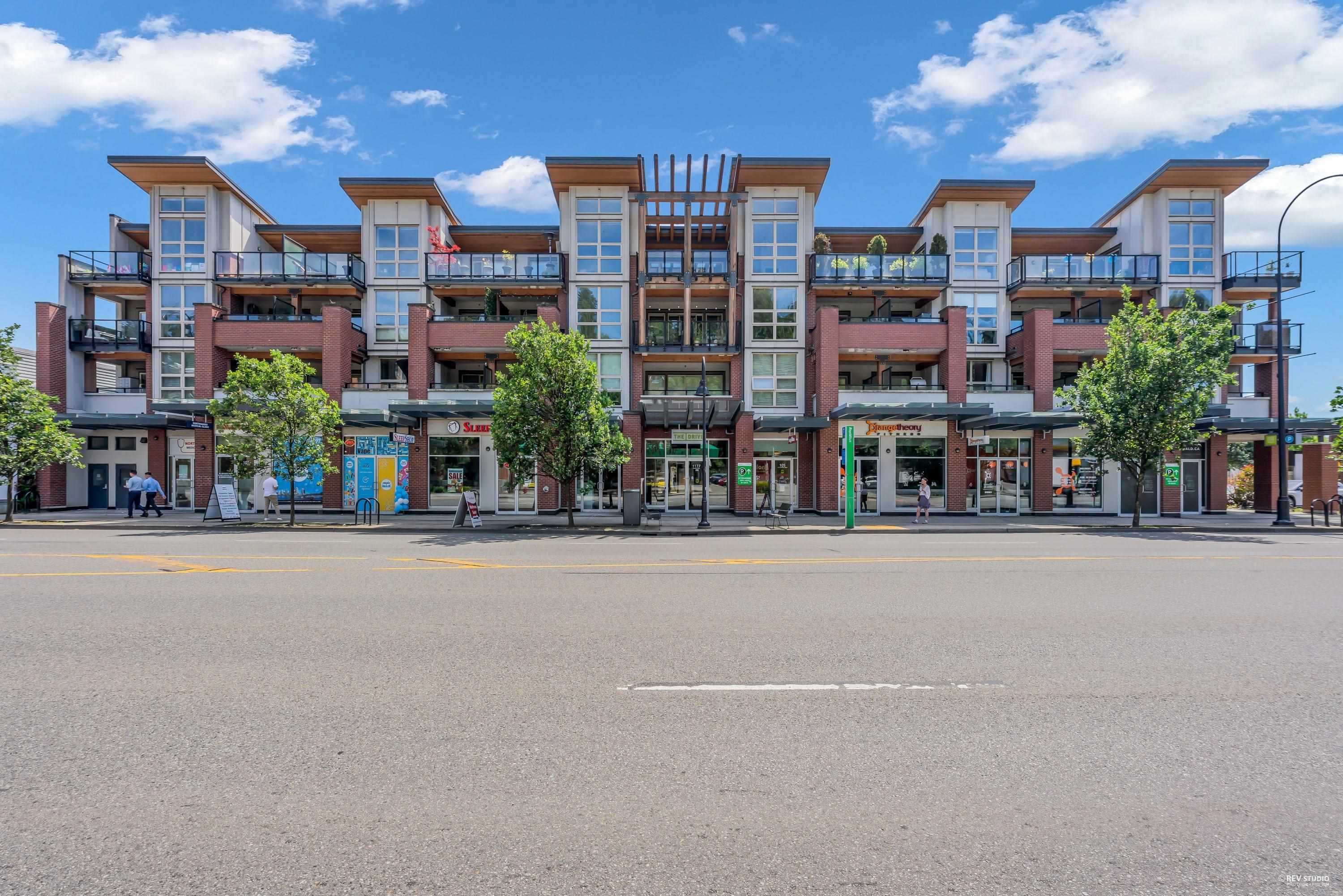 1177 Marine Drive #304, North Vancouver, BC V7P 1T1