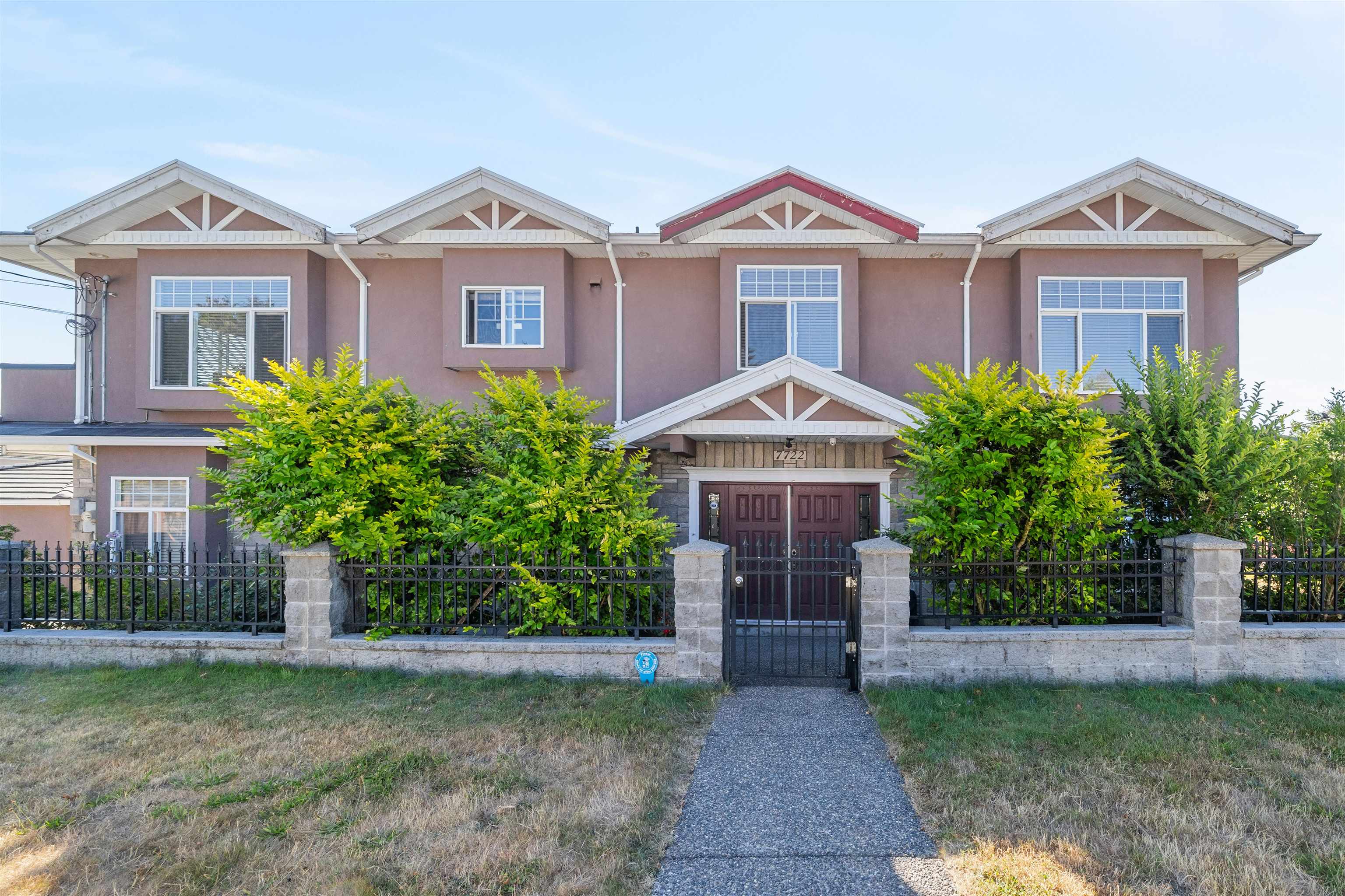 12th Avenue, Burnaby, BC V3N 2K5
