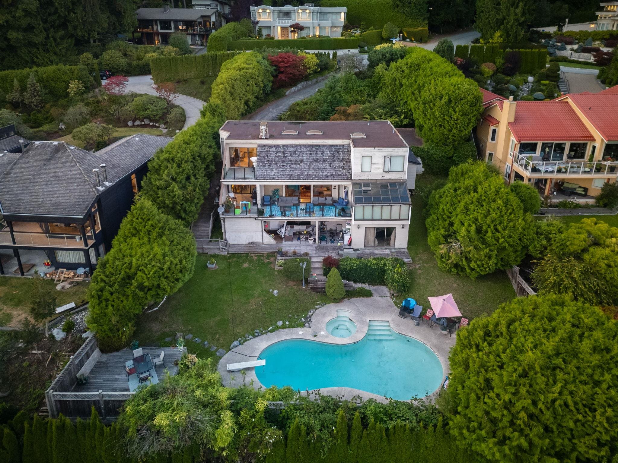 1591 Chartwell Drive, West Vancouver, BC V7S 2R9