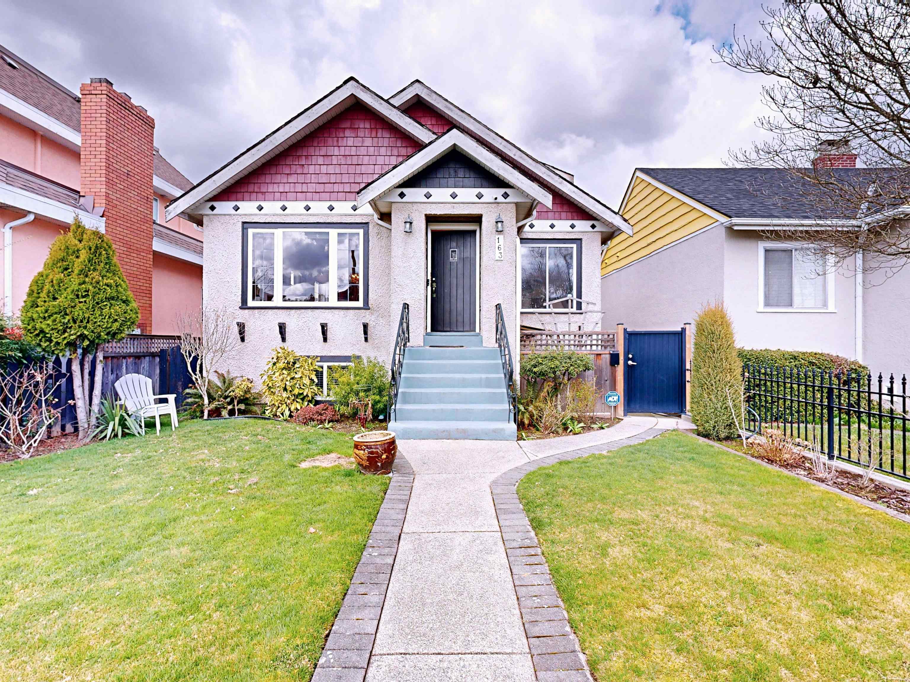 163 West 26th Avenue, Vancouver, BC V5Y 2J6