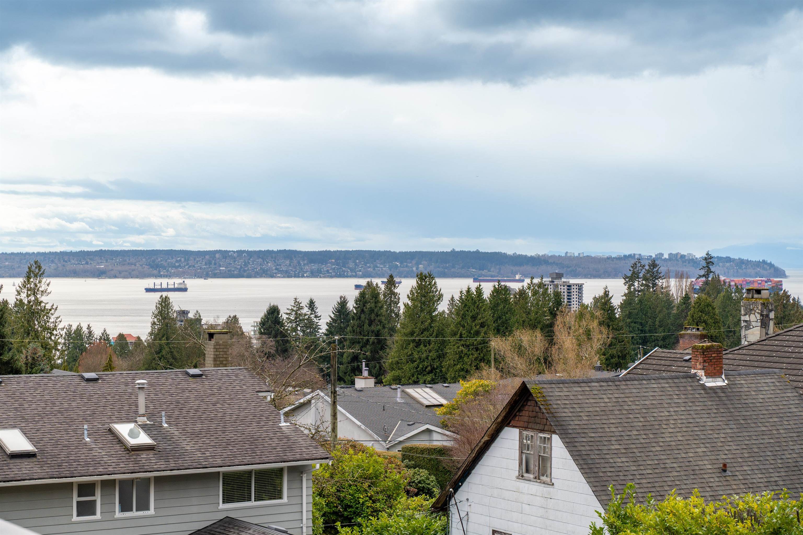 1410 Mathers Avenue, West Vancouver, BC V7T 2G7