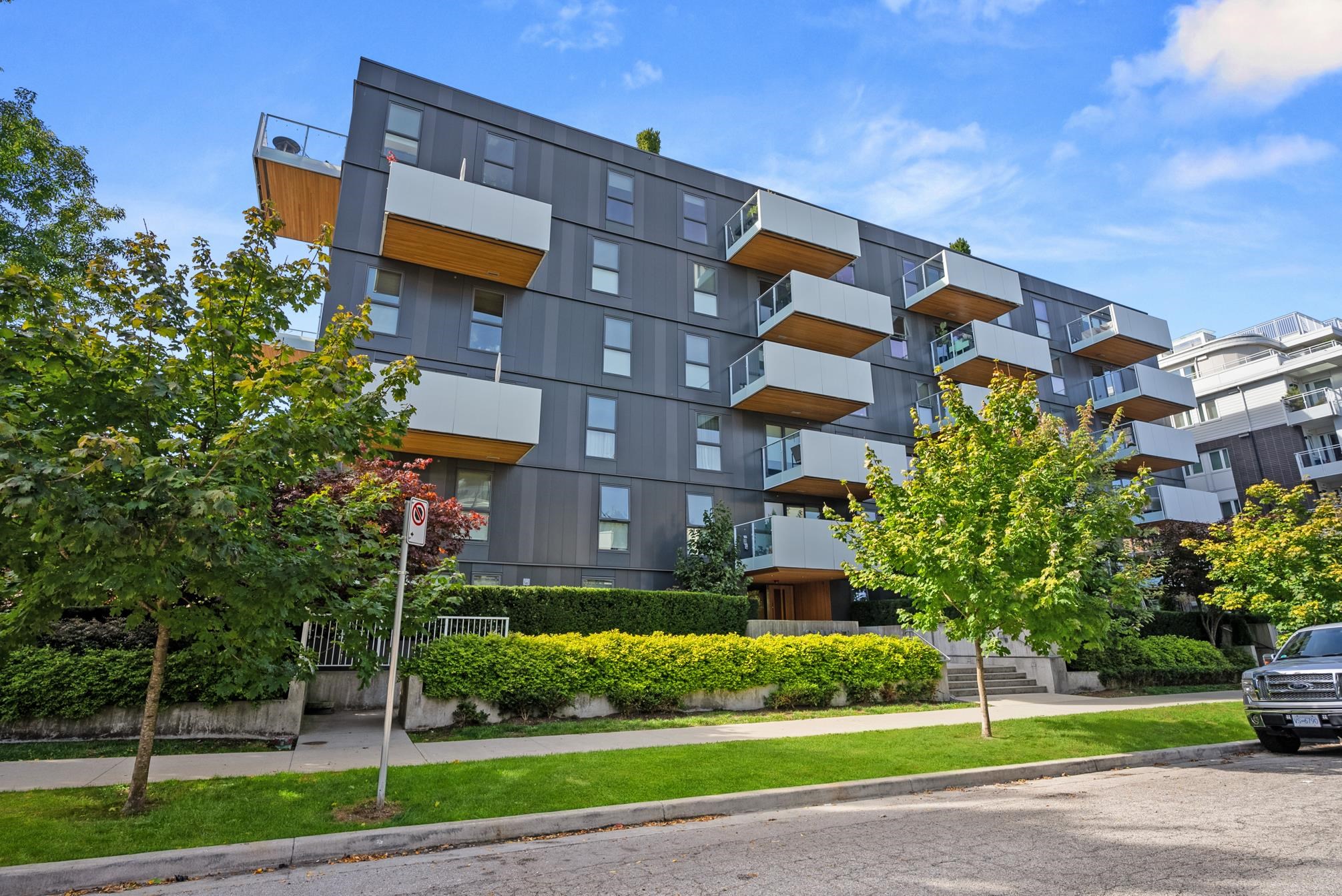 5089 Quebec Street #204, Vancouver, BC V5W 0E5