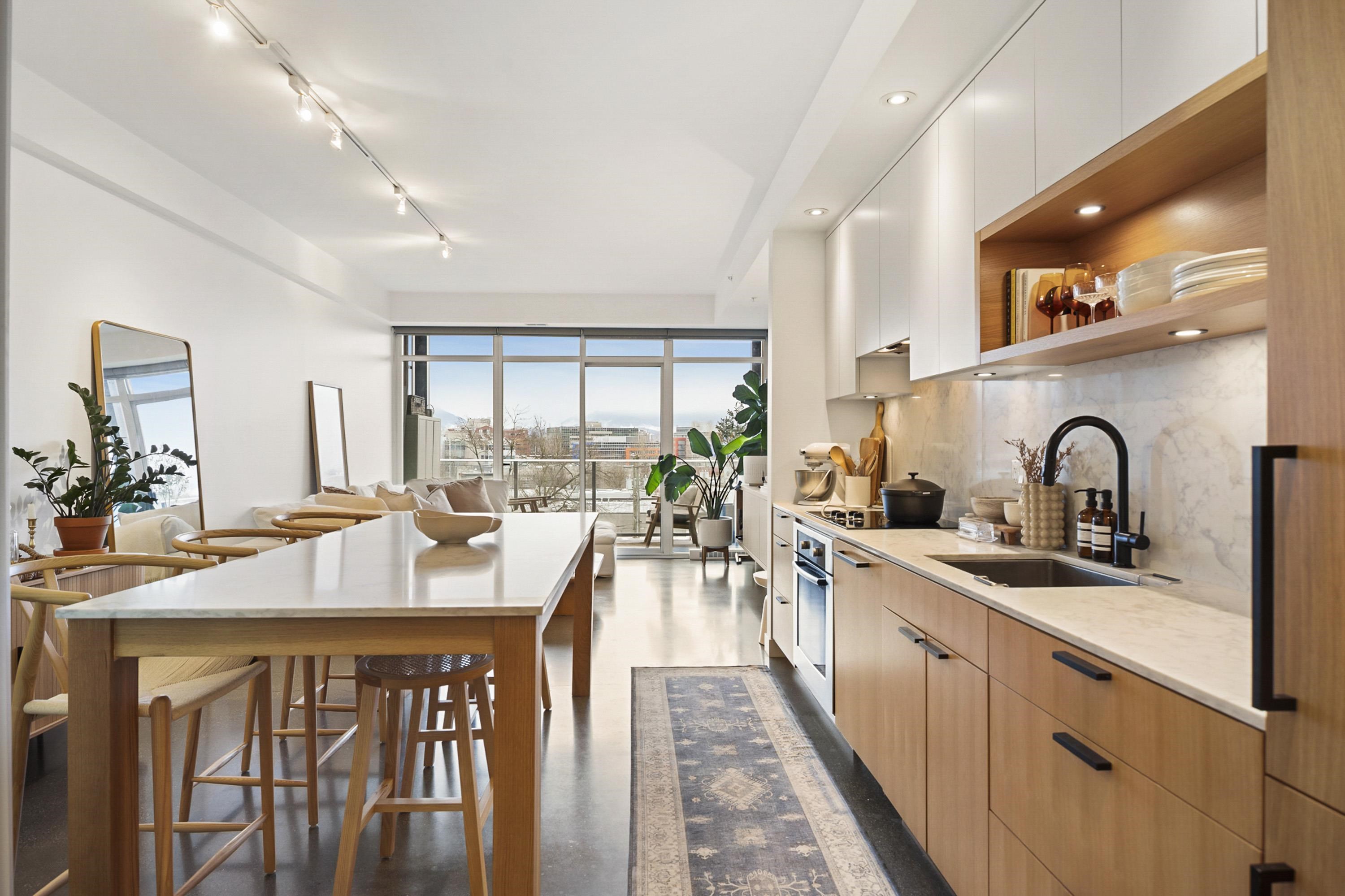 256 East 2nd Avenue #404, Vancouver, BC V5T 0A7