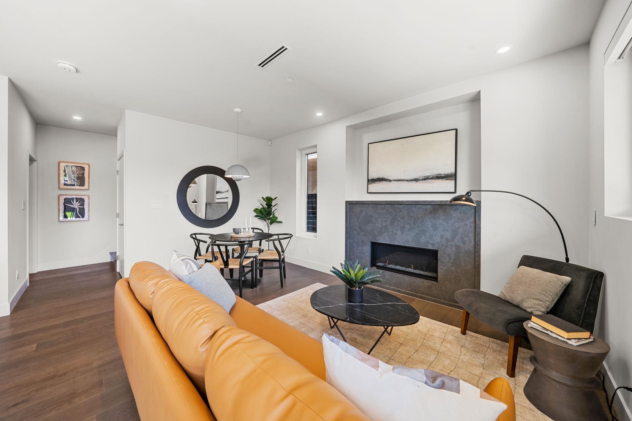 638 East 46th Avenue #2, Vancouver, BC V5W 2A3