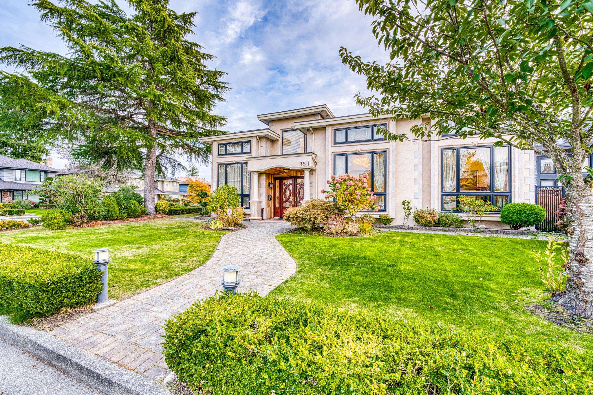 8511 Sunnywood Drive, Richmond, BC V6Y 3G4